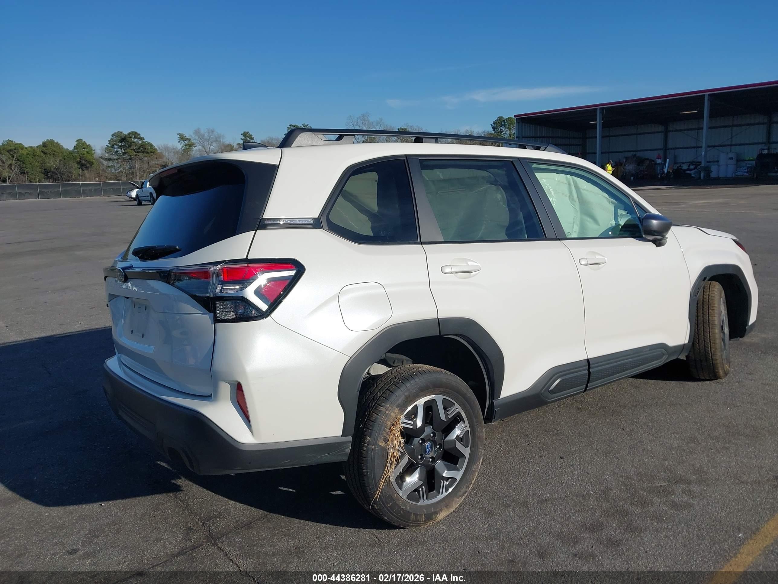 SUBARU FORESTER image 4