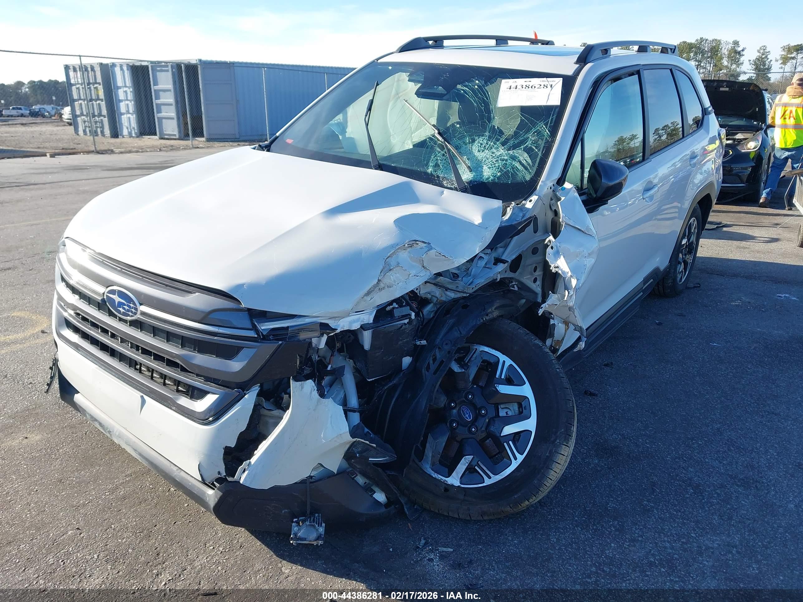 SUBARU FORESTER image 6
