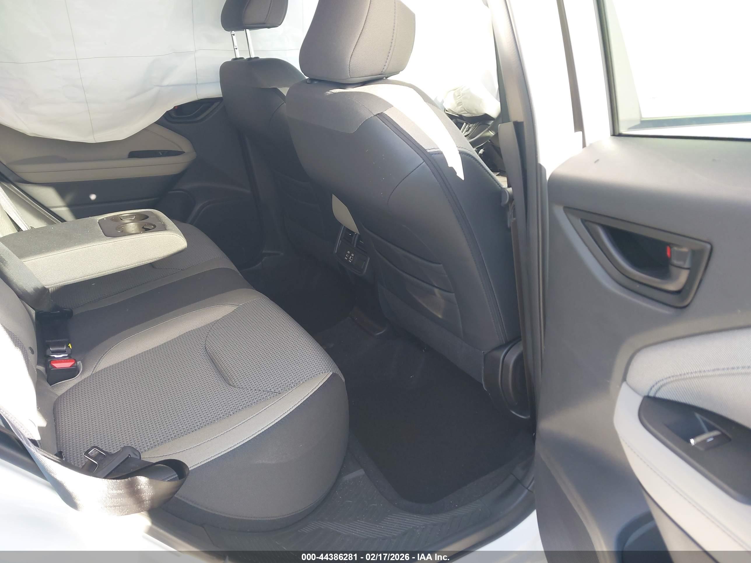 SUBARU FORESTER image 8