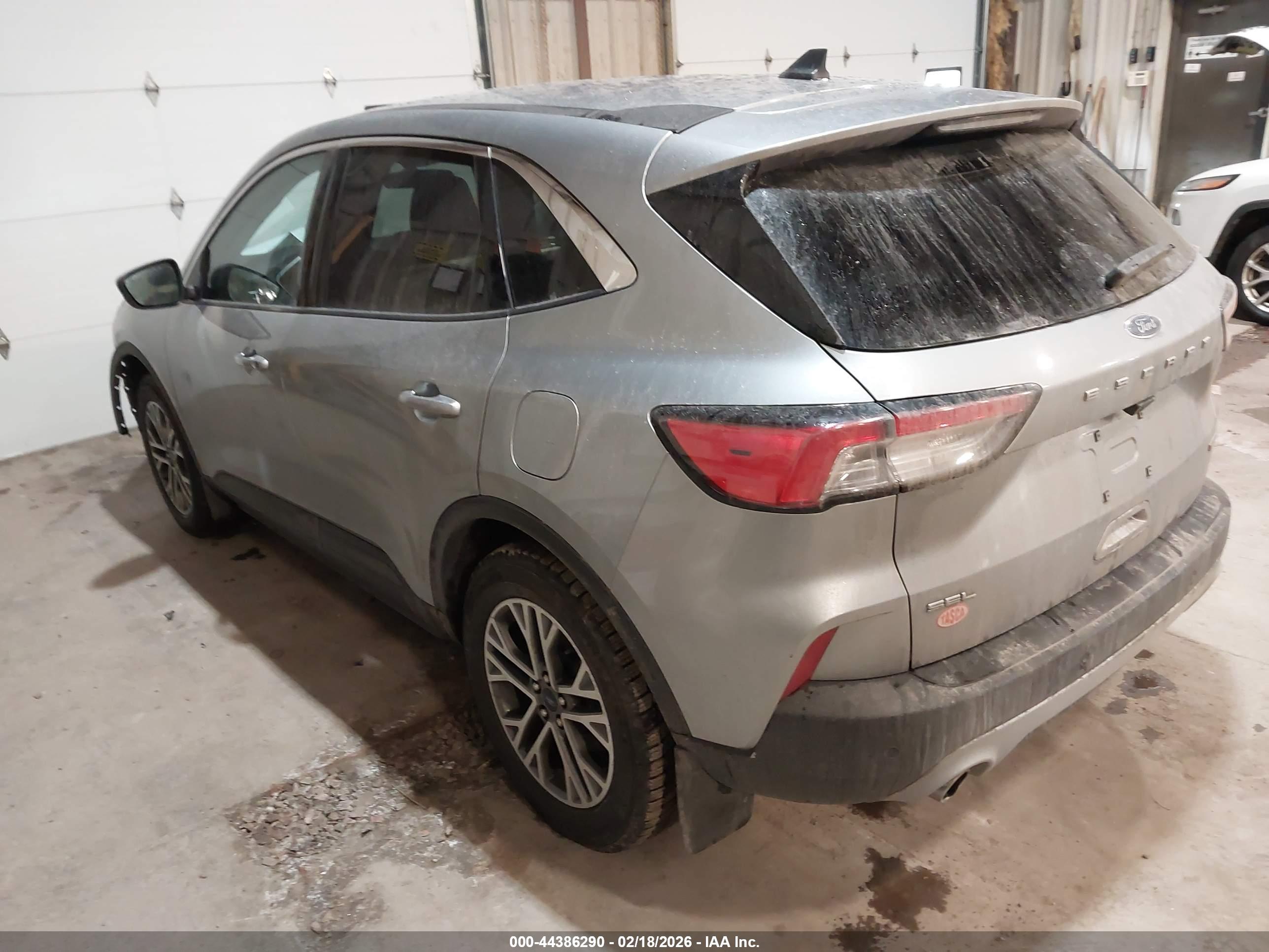 FORD ESCAPE image 3