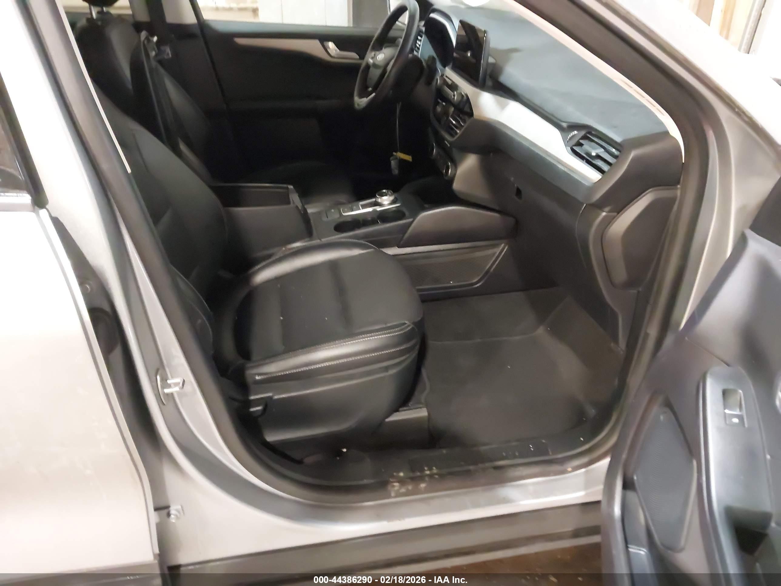FORD ESCAPE image 5