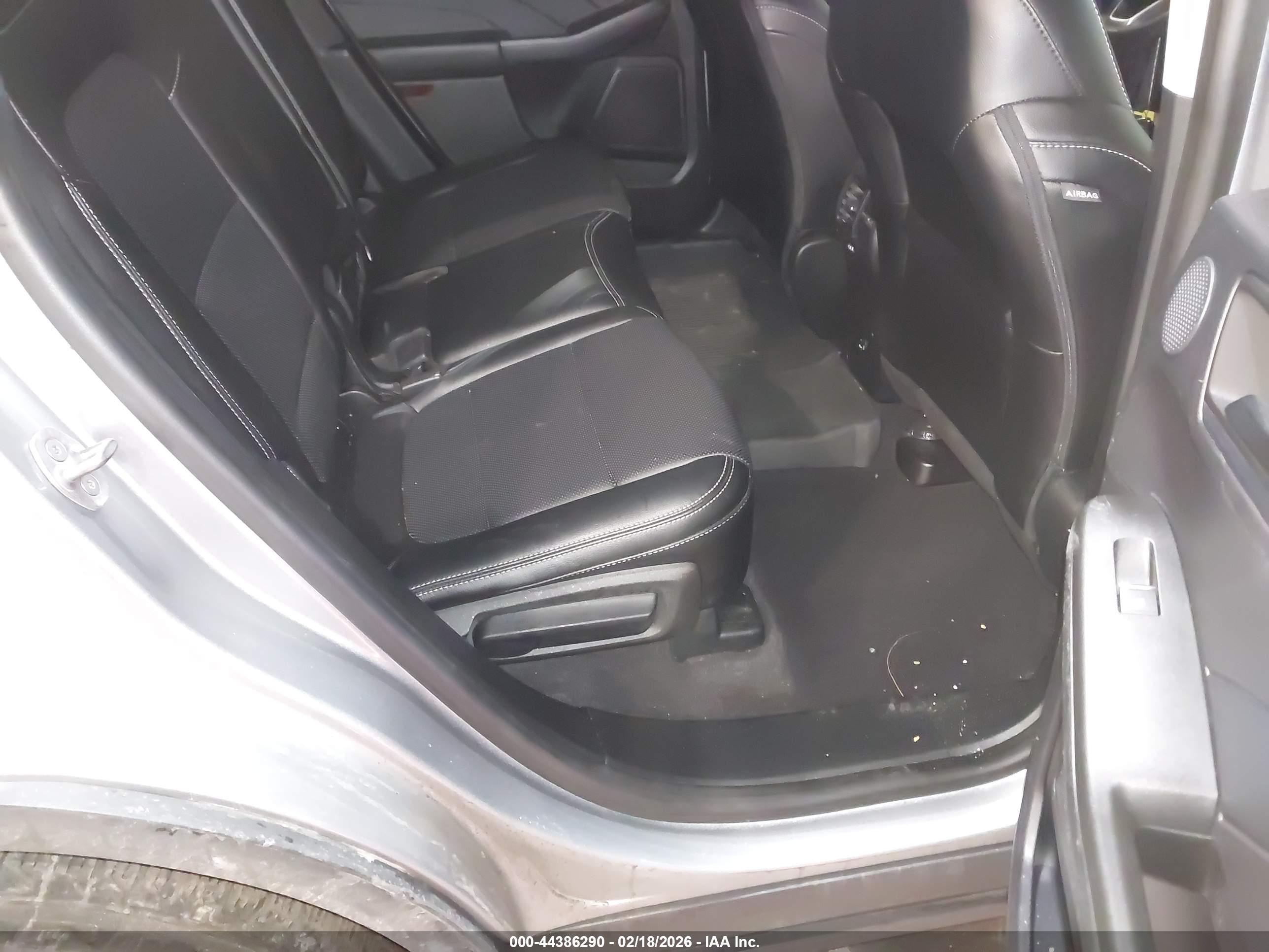 FORD ESCAPE image 8