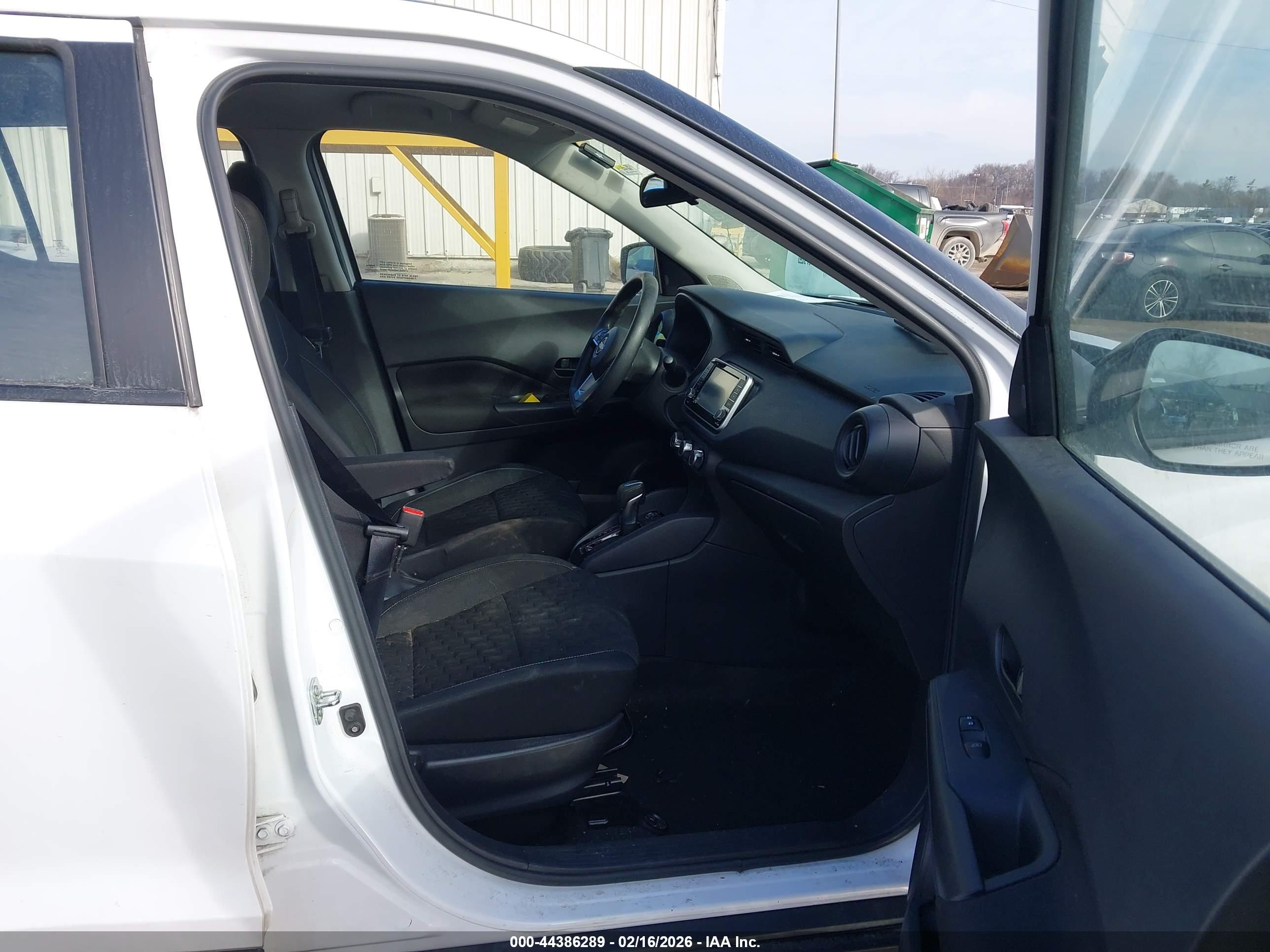 NISSAN KICKS image 5