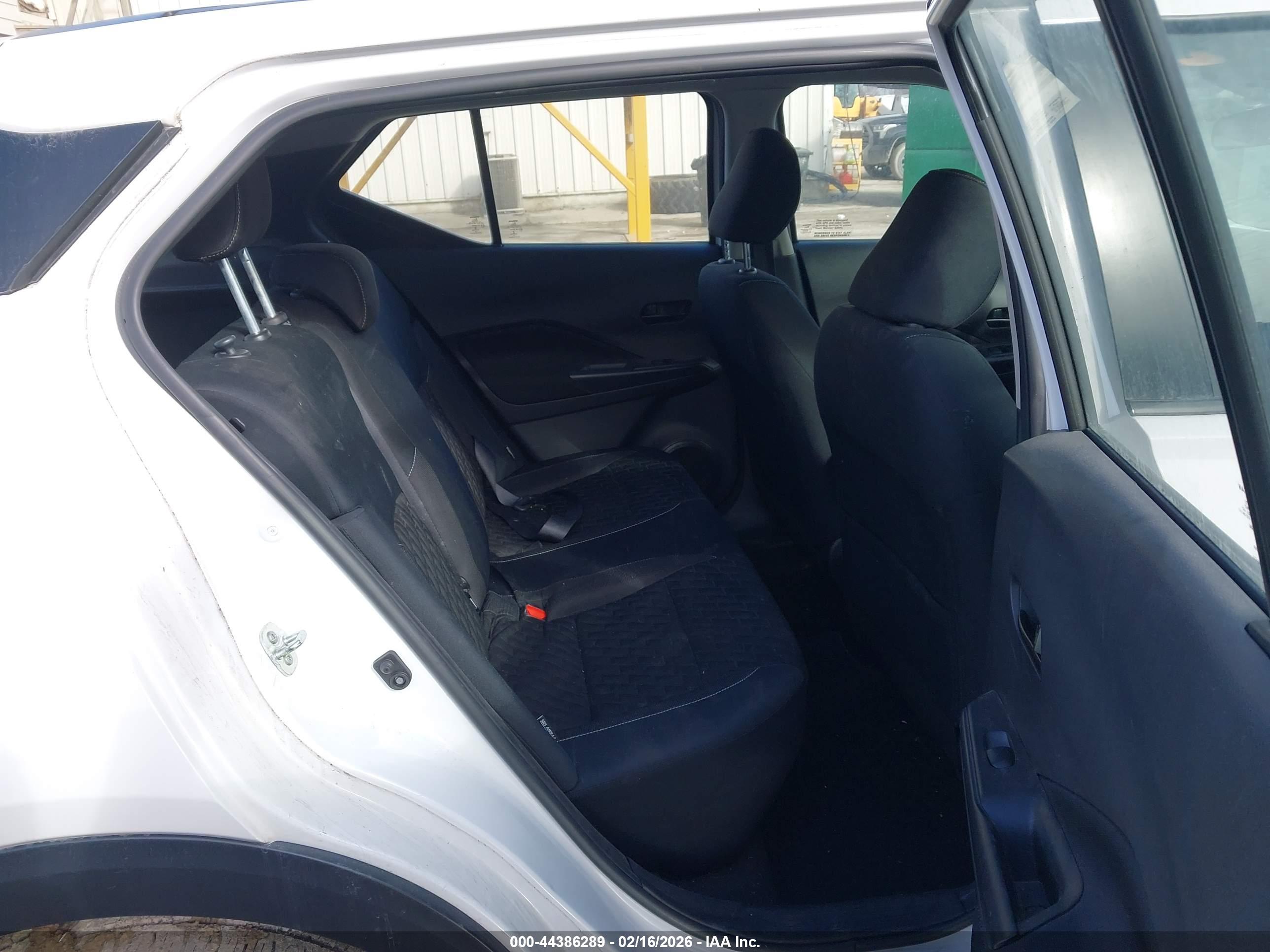 NISSAN KICKS image 8