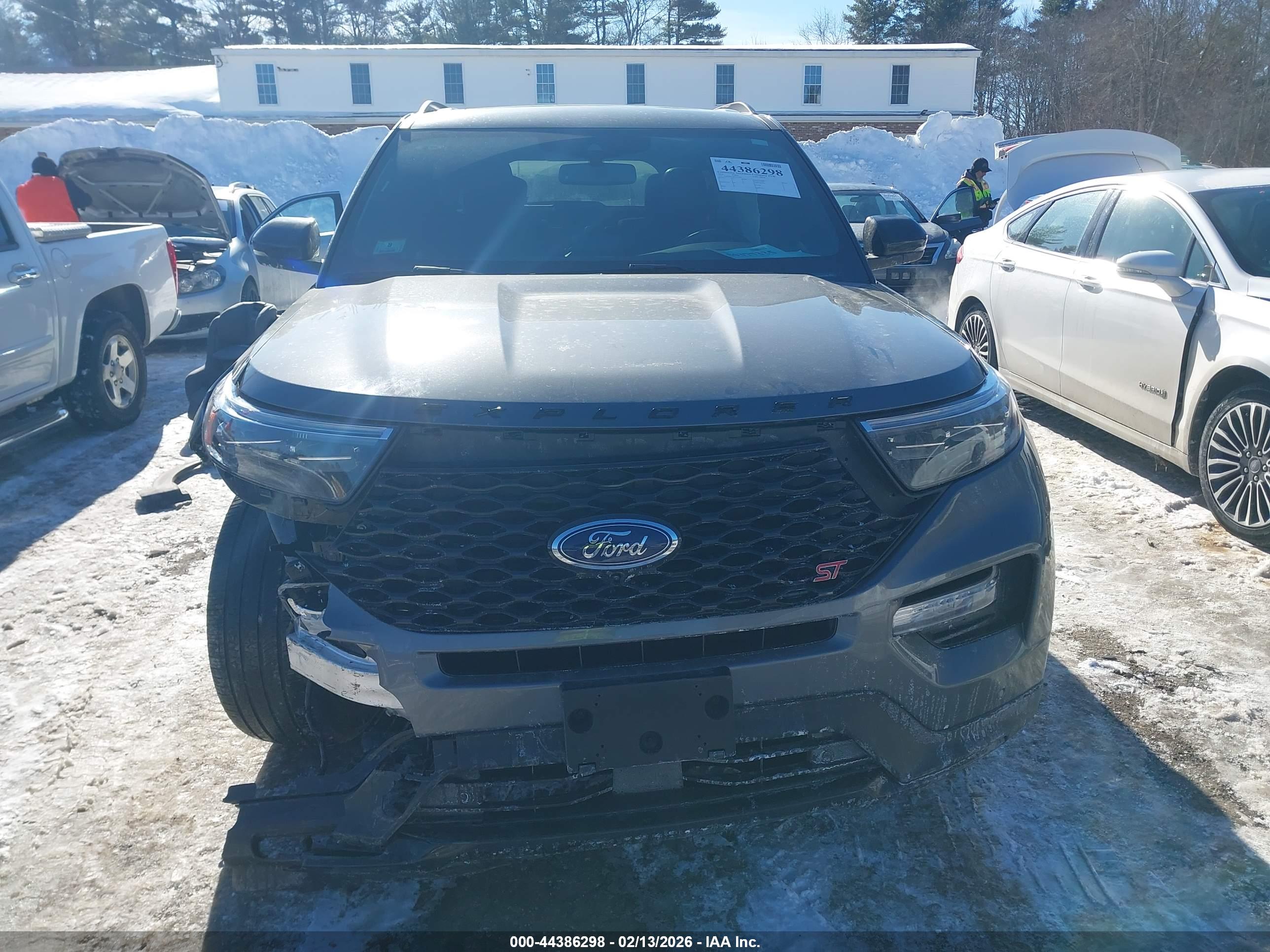 FORD EXPLORER image 6