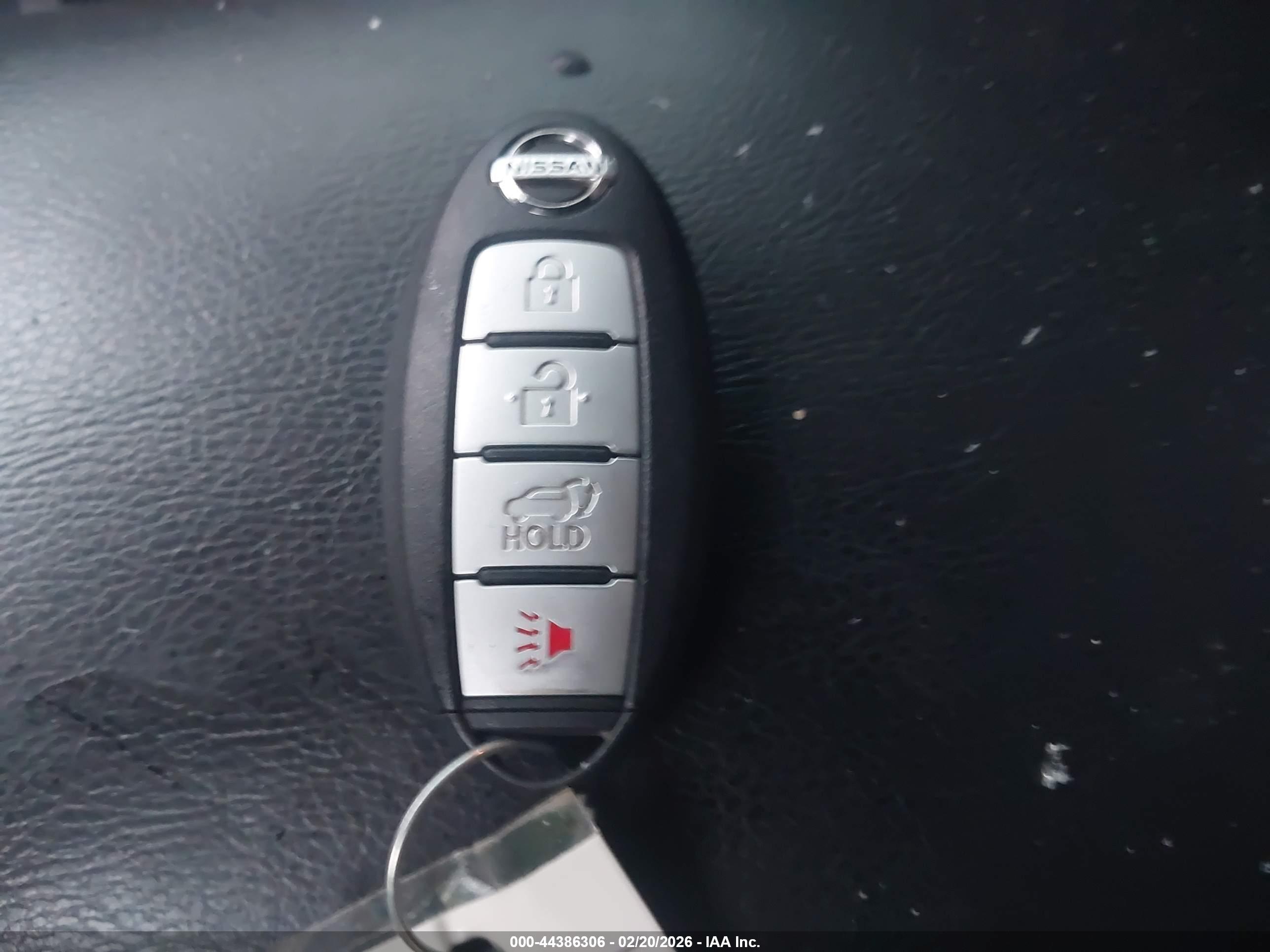 NISSAN ROGUE image 11
