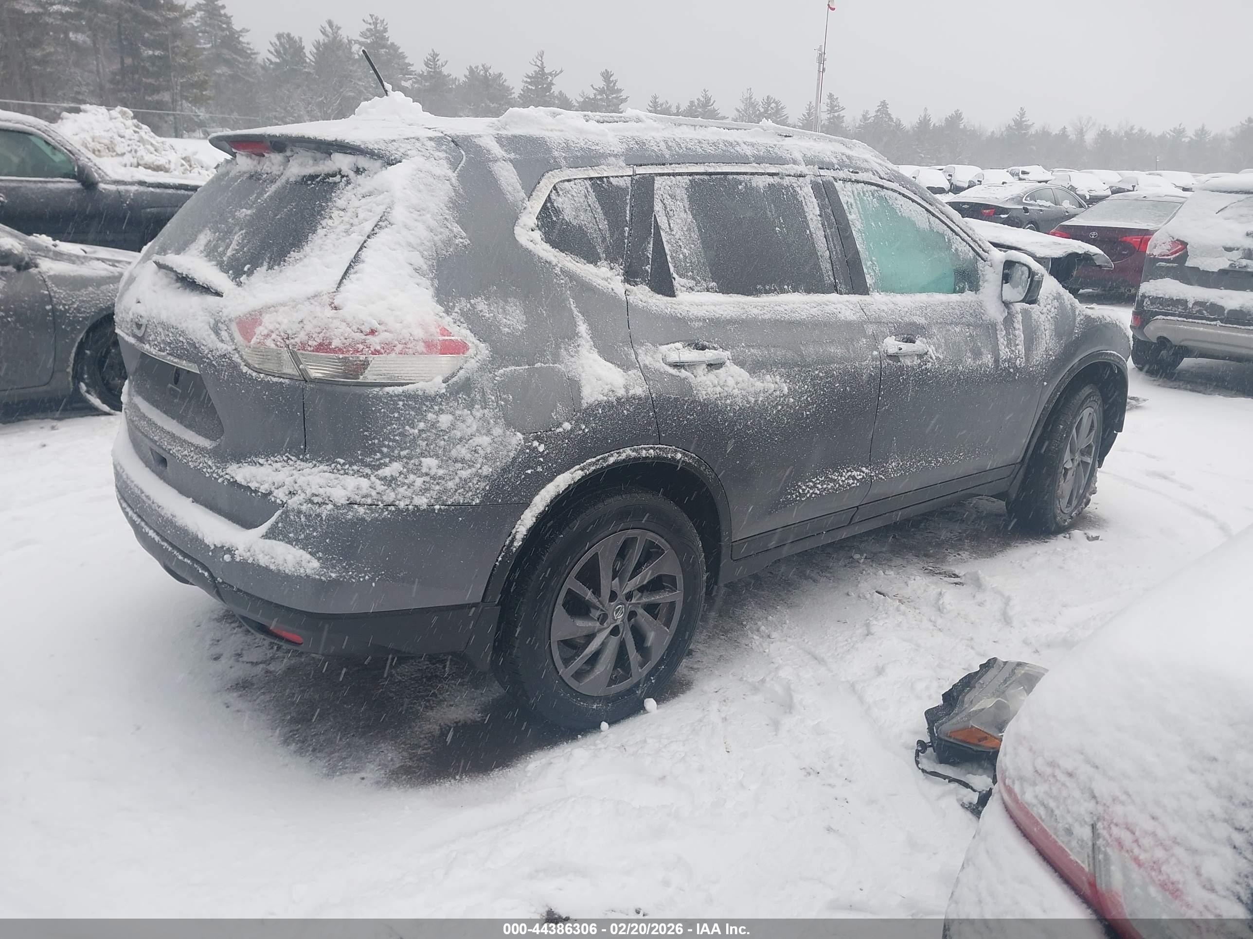NISSAN ROGUE image 4