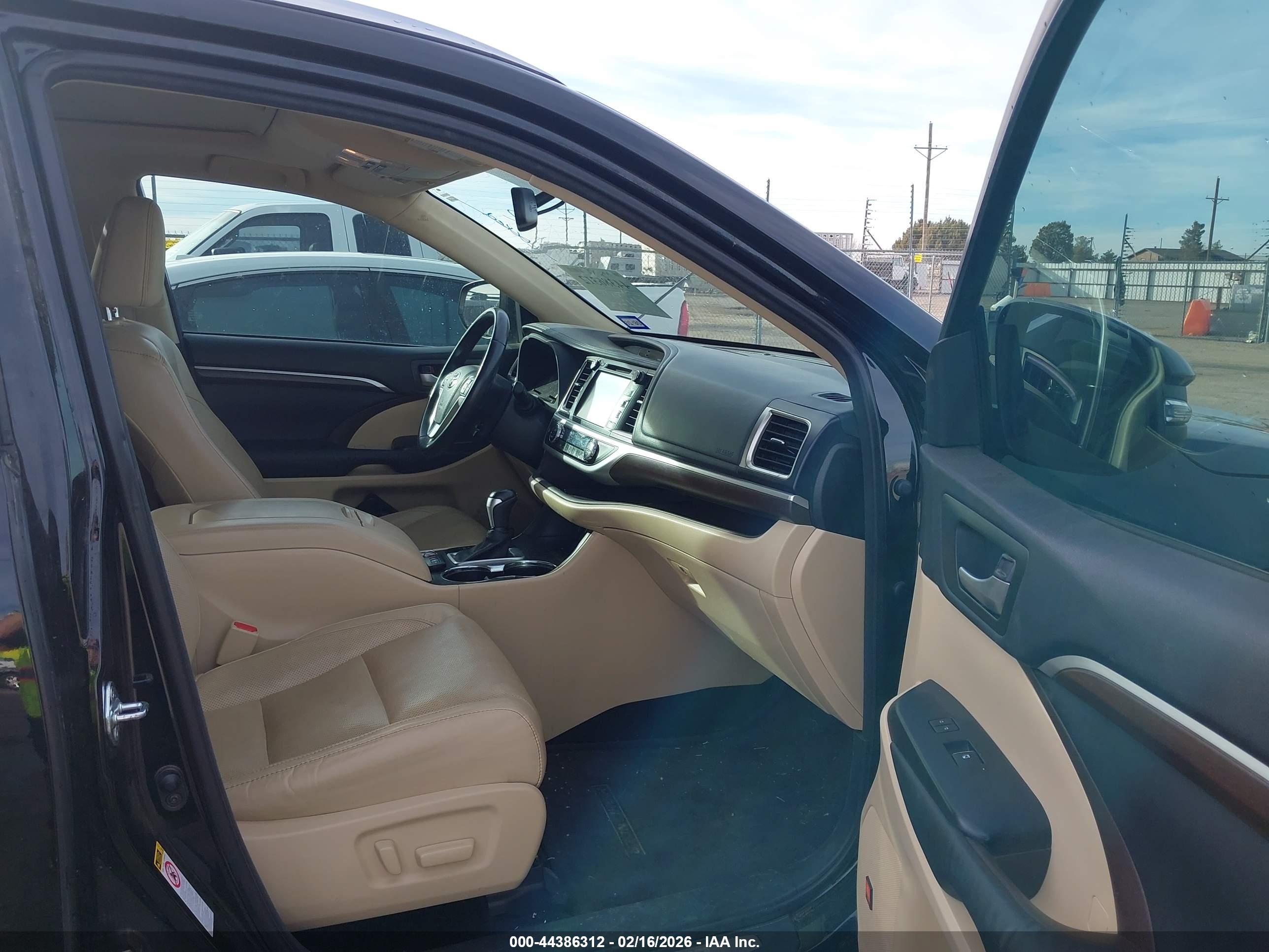 TOYOTA HIGHLANDER image 5