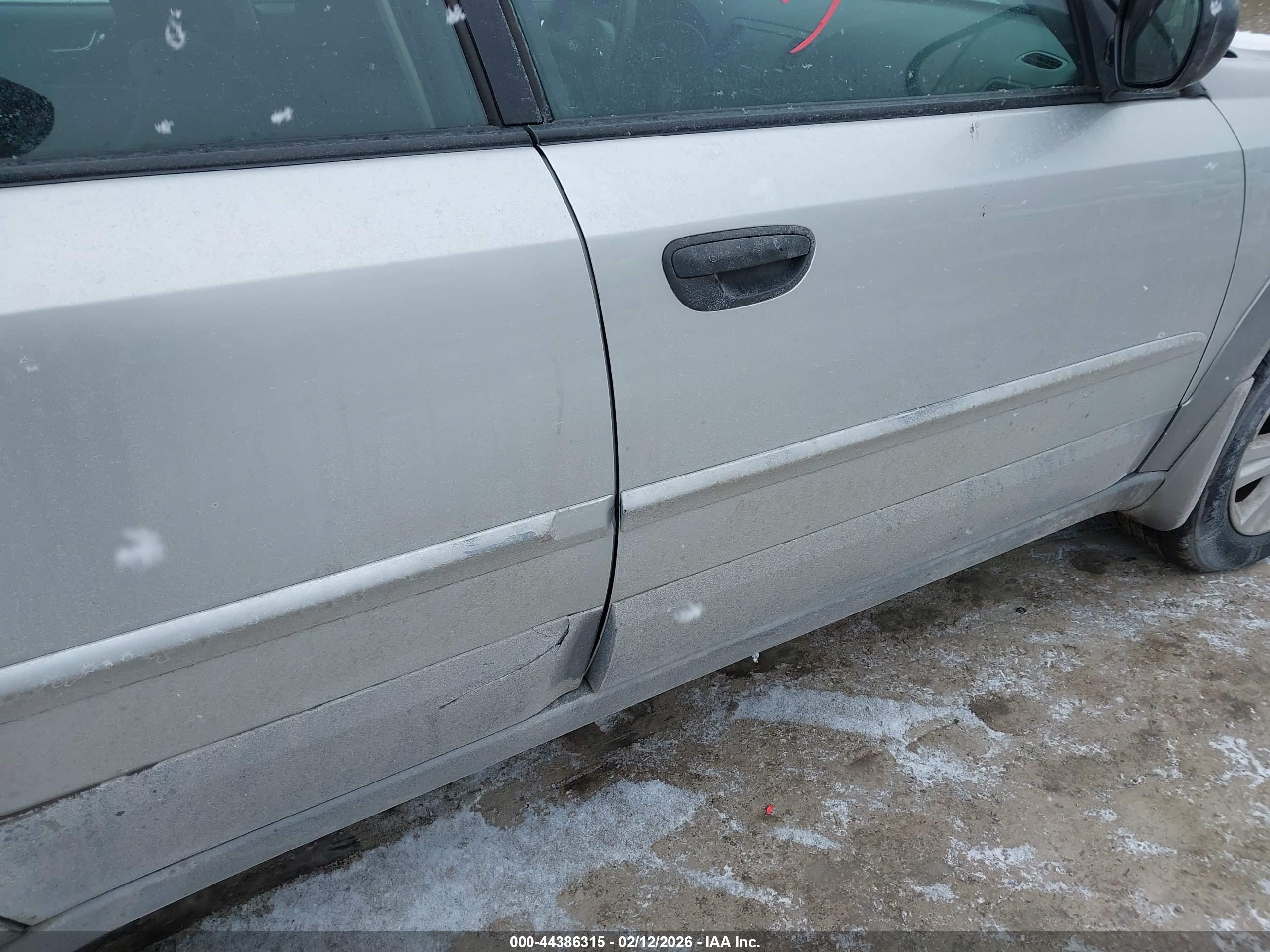 SUBARU OUTBACK image 6
