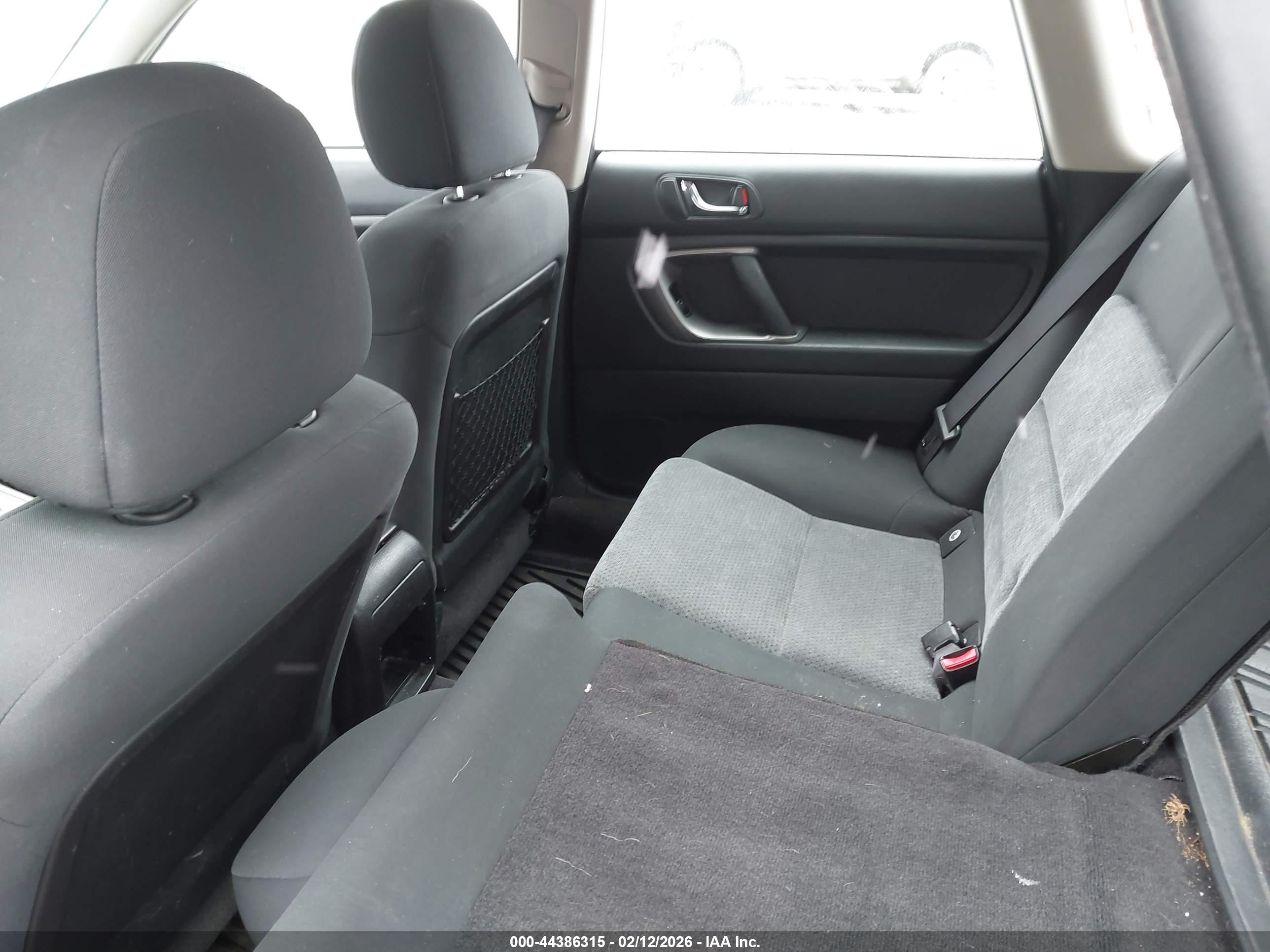 SUBARU OUTBACK image 8