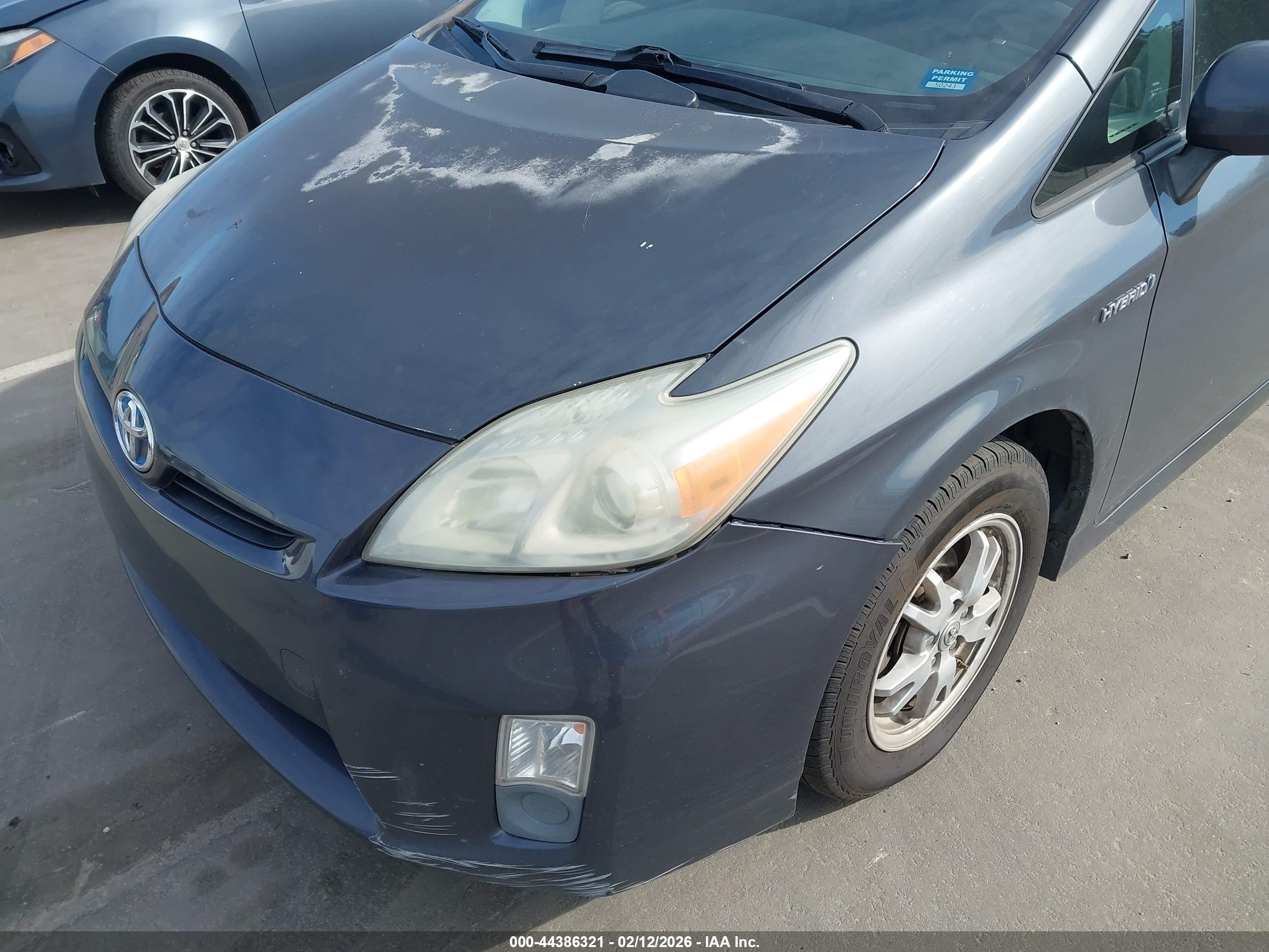 TOYOTA PRIUS image 6