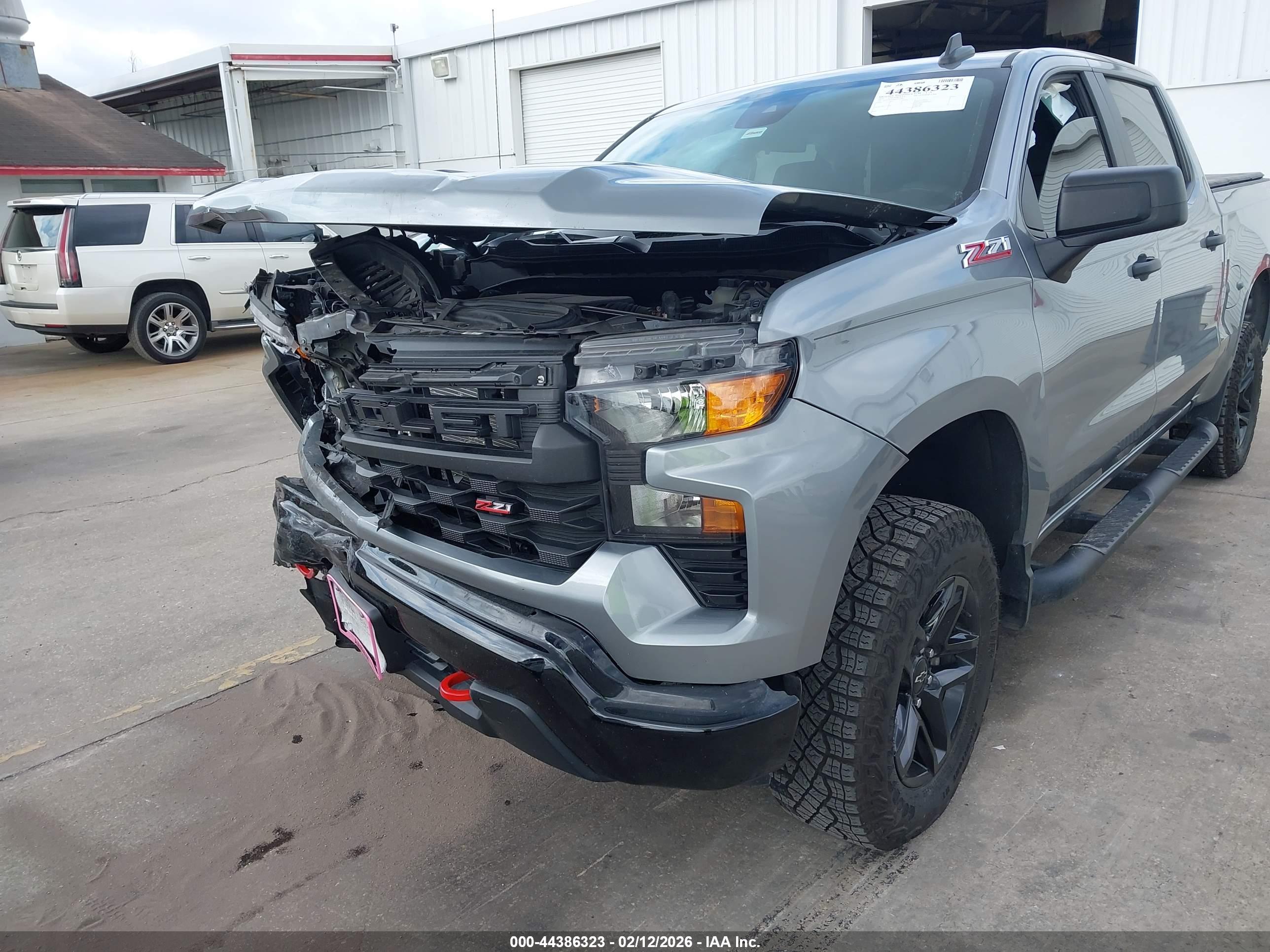 CHEVROLET SILVERADO image 6