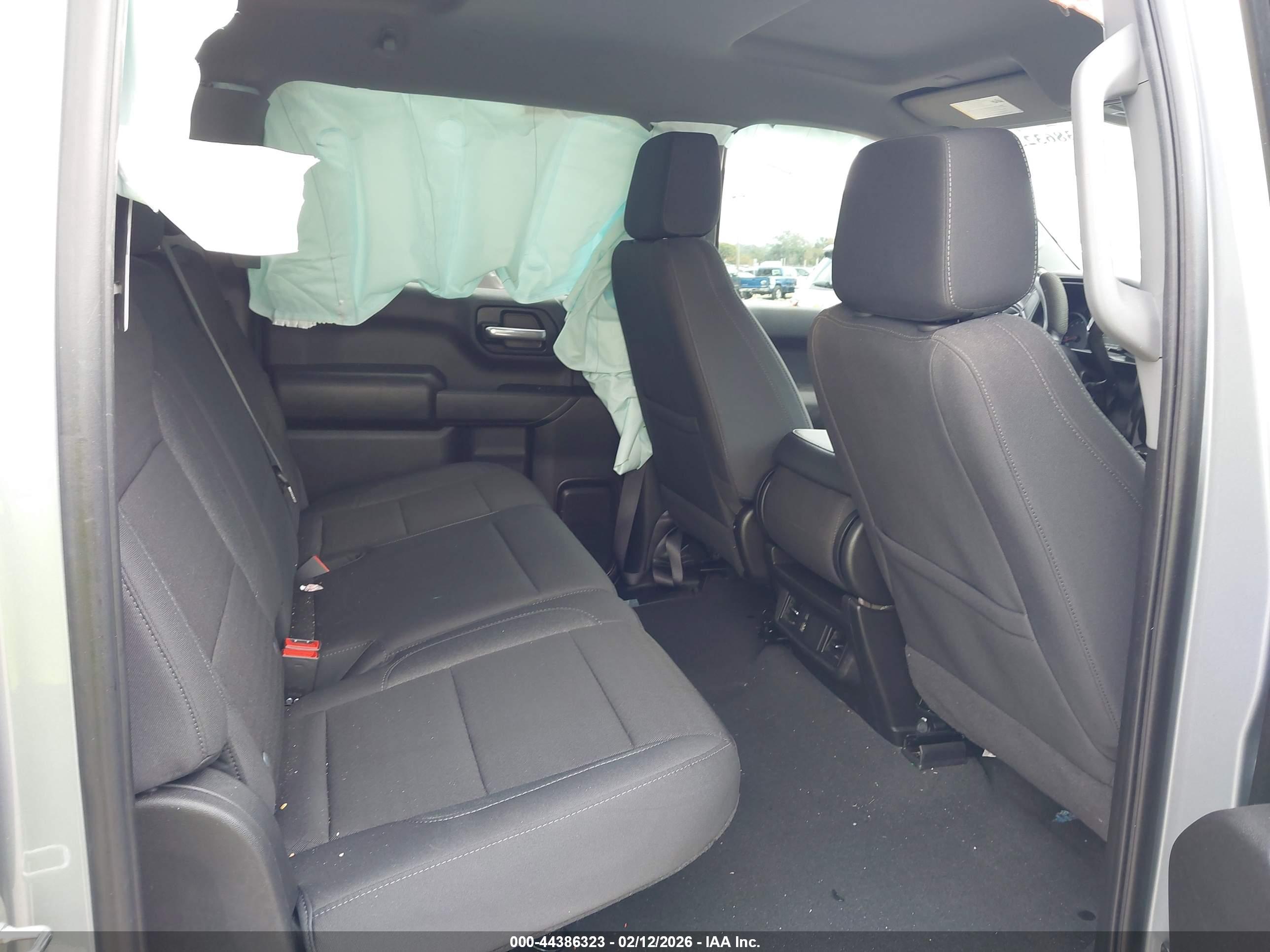 CHEVROLET SILVERADO image 8