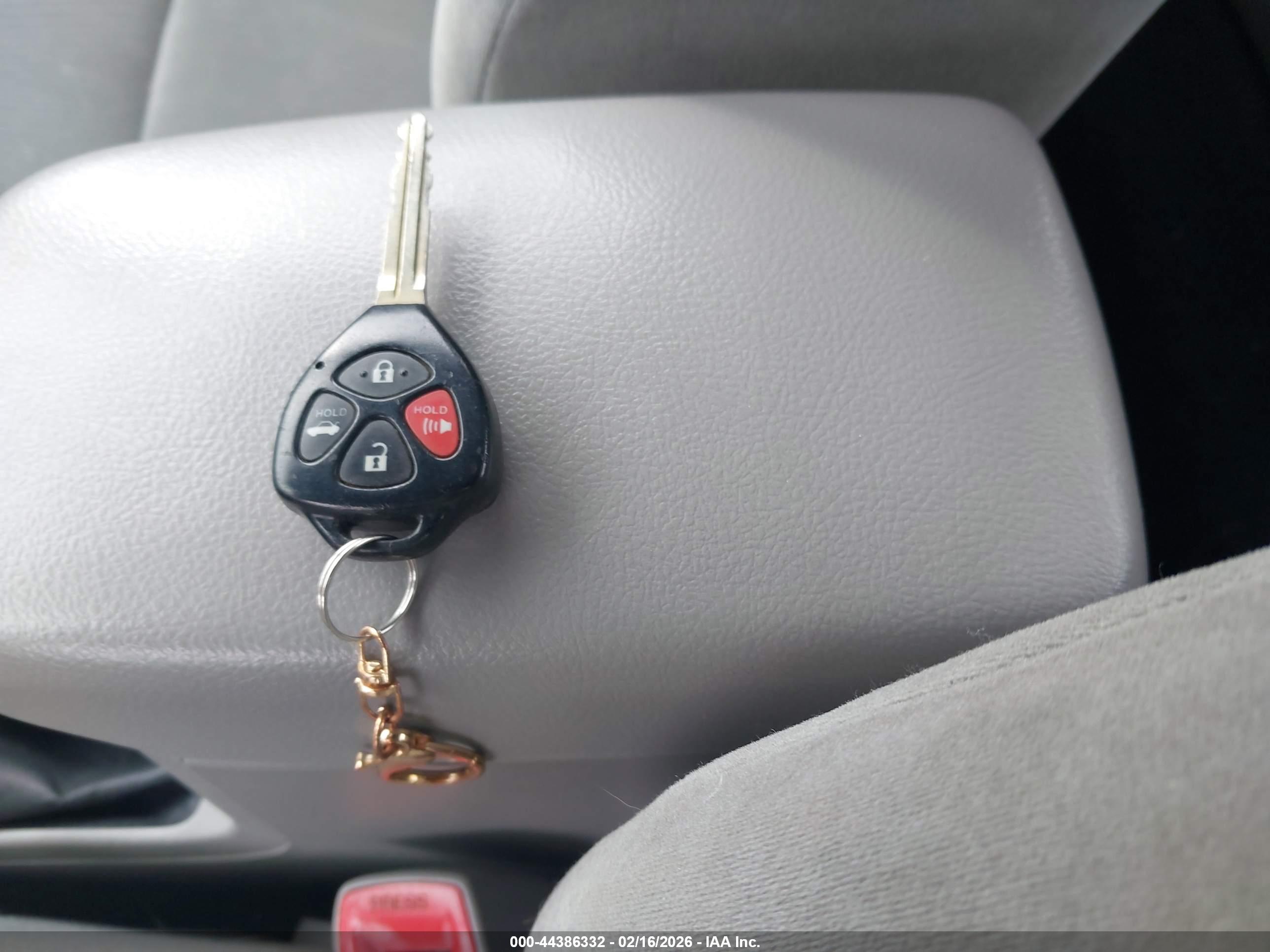 TOYOTA COROLLA image 11