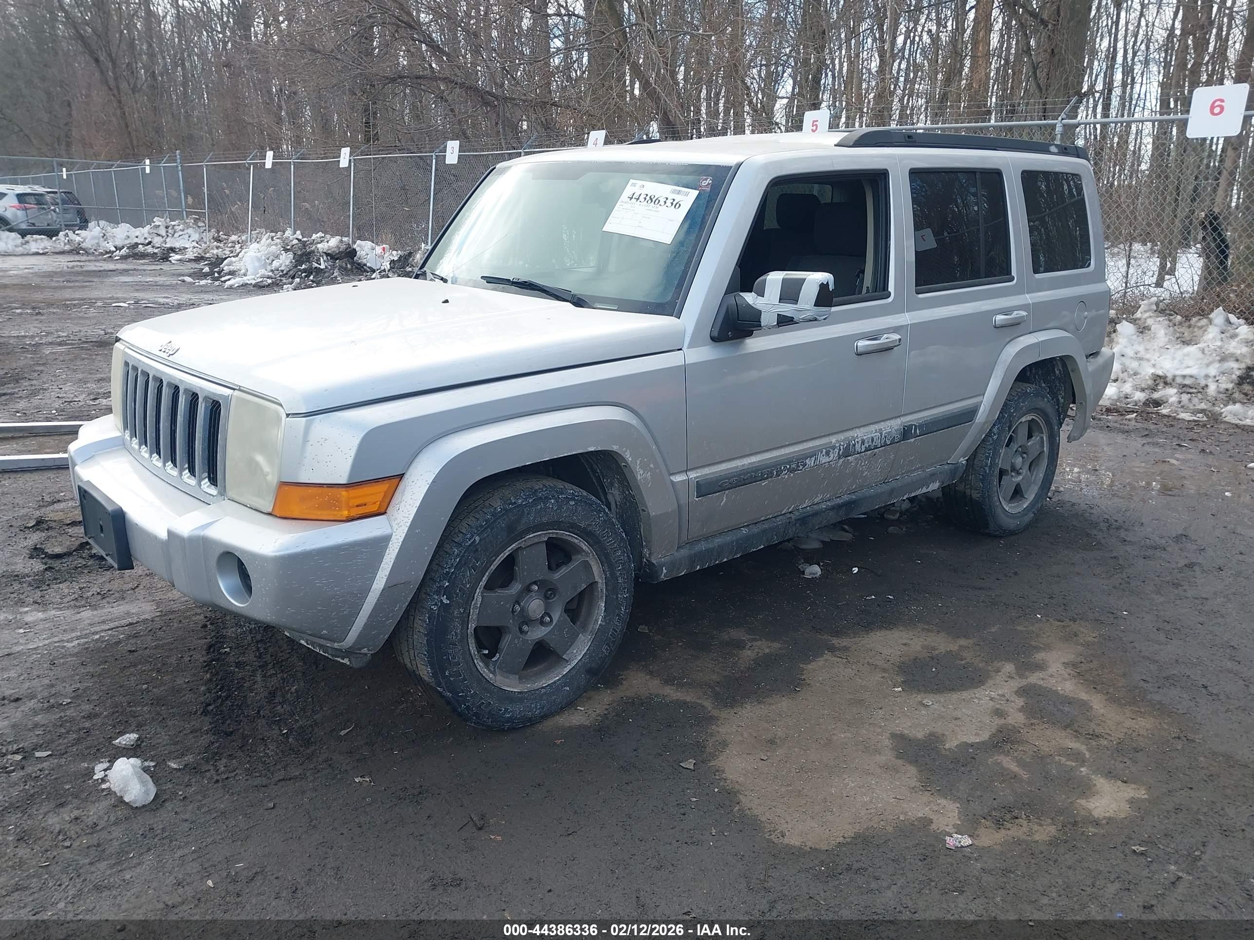 JEEP COMMANDER image 2