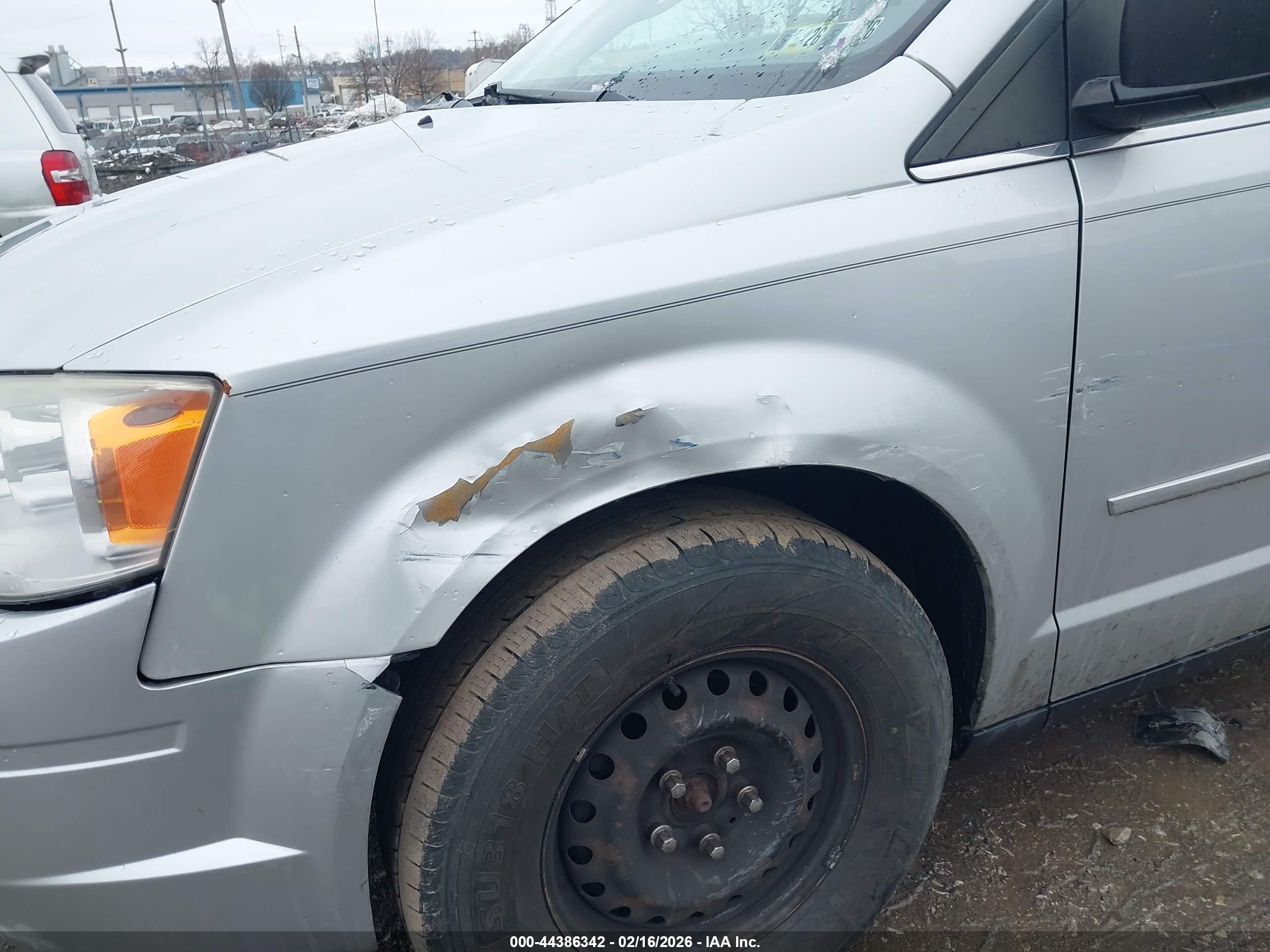 CHRYSLER TOWN image 6
