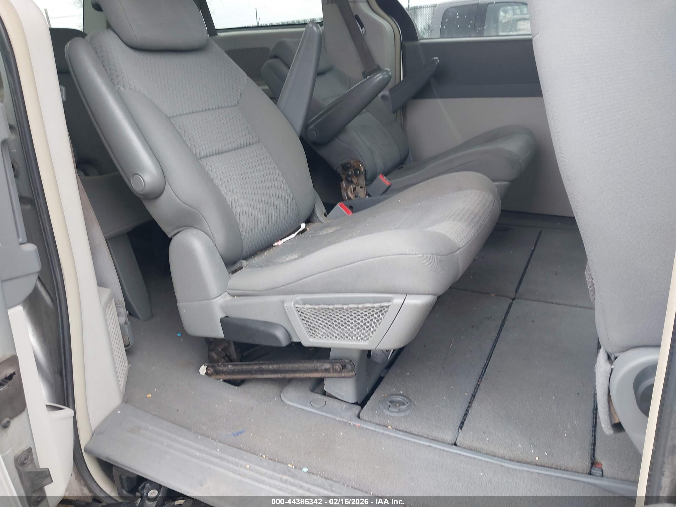 CHRYSLER TOWN image 8