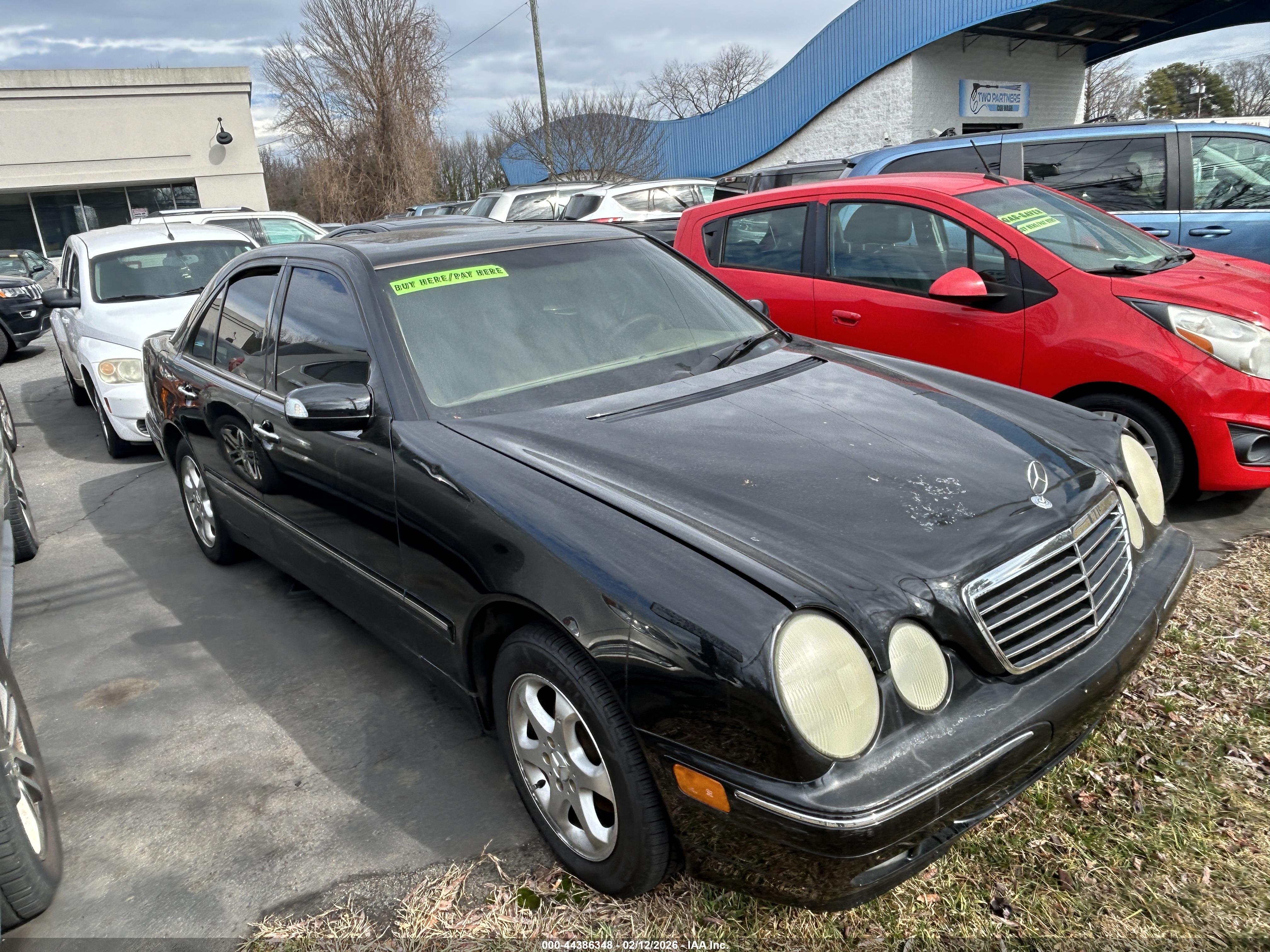 MERCEDES-BENZ E image 2