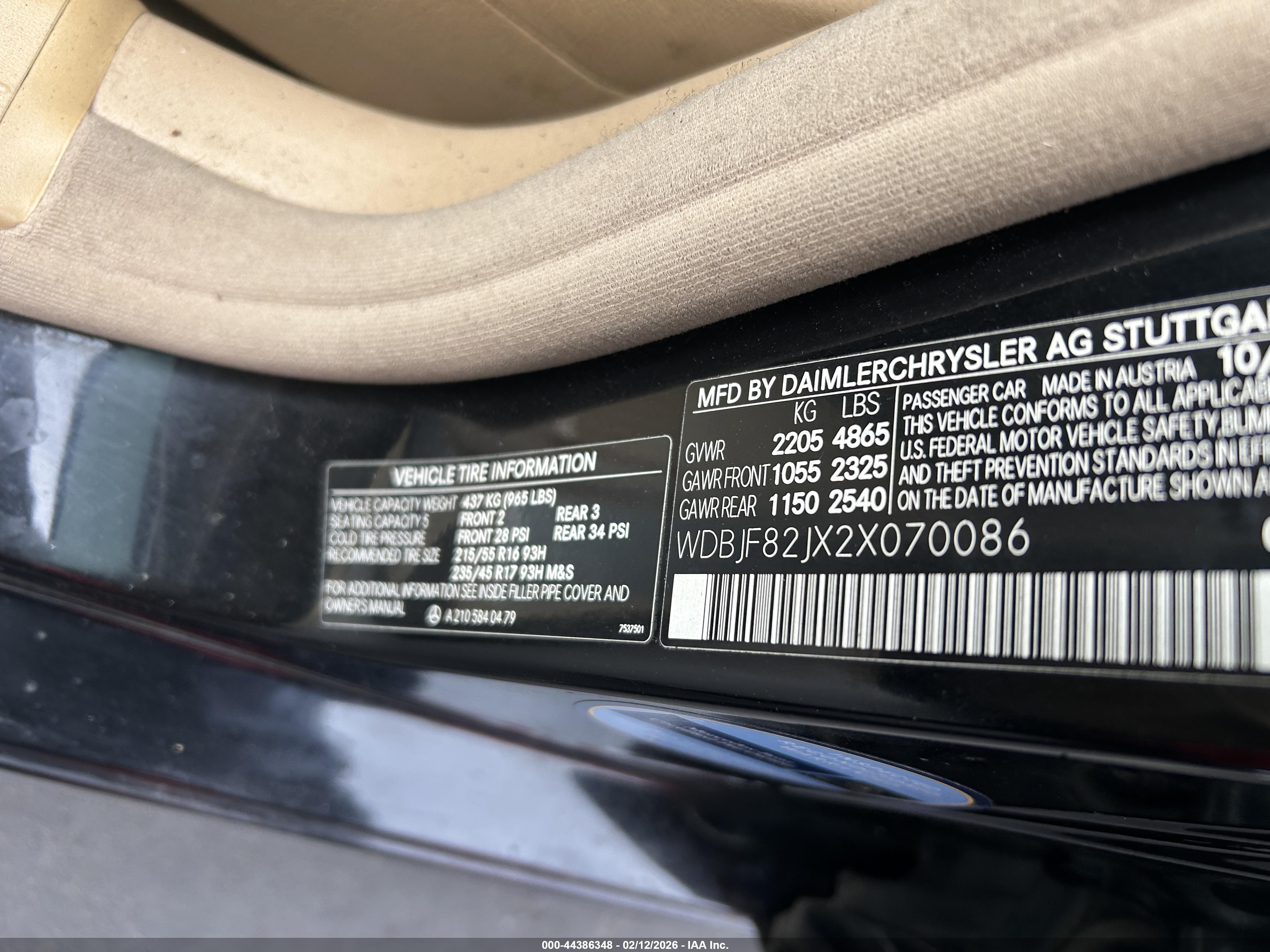 MERCEDES-BENZ E image 9