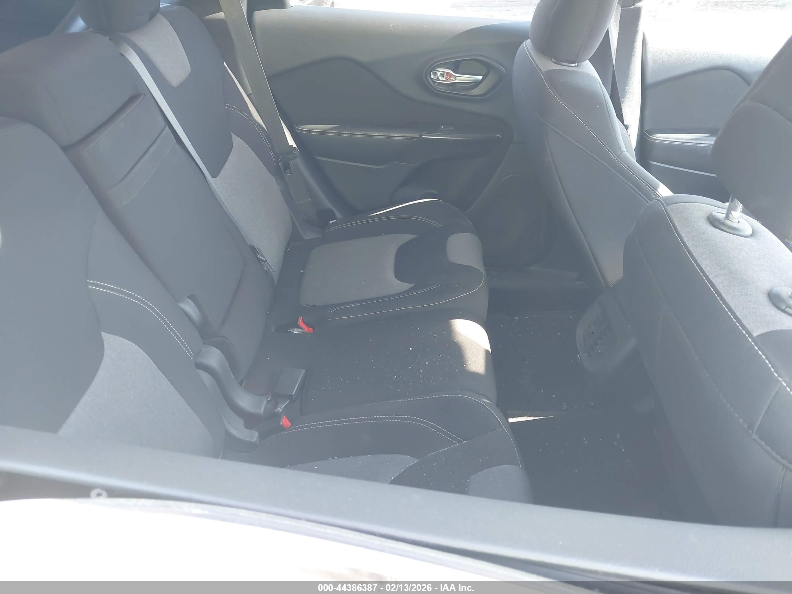 JEEP CHEROKEE image 8