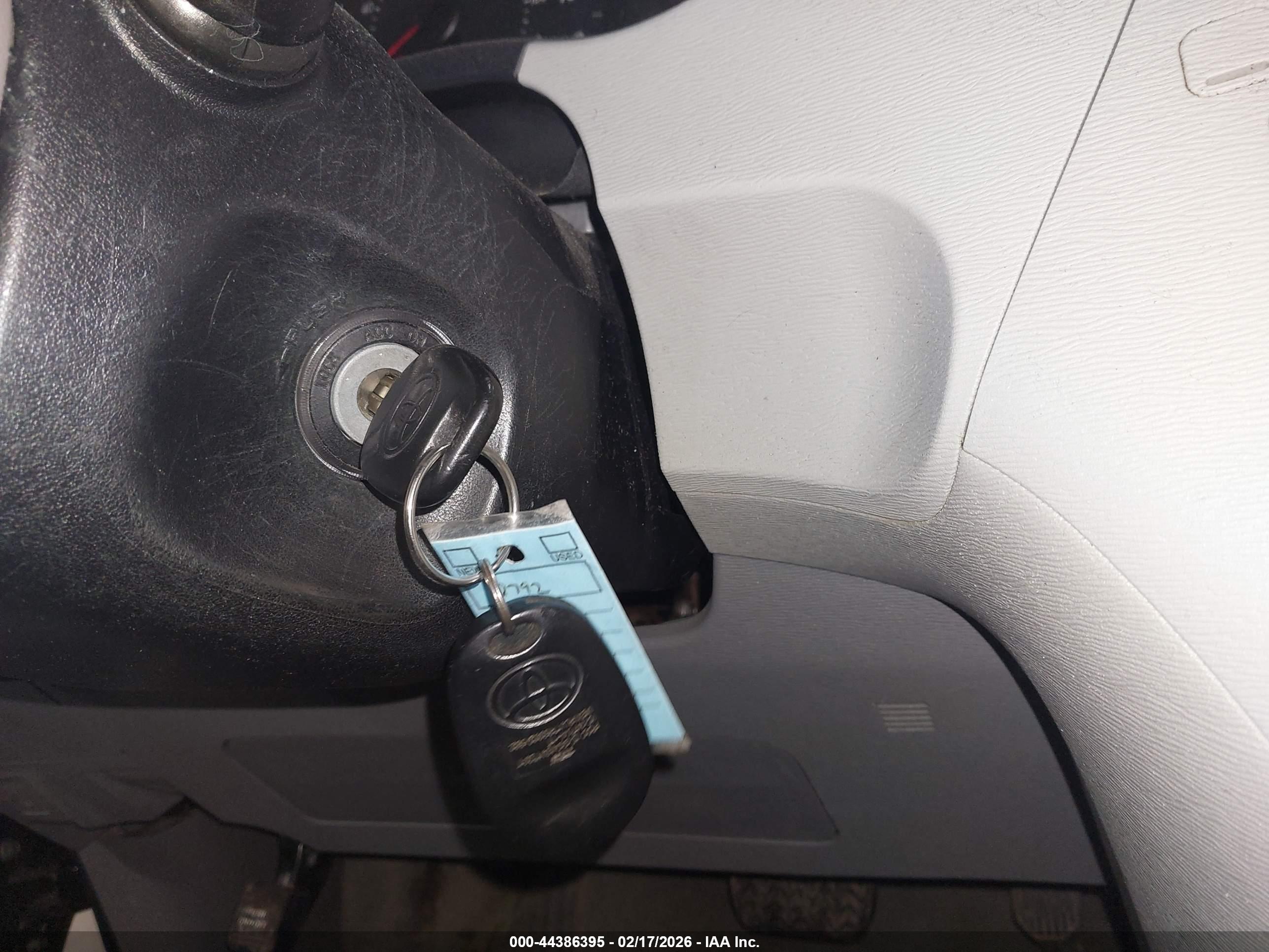 TOYOTA SIENNA image 11
