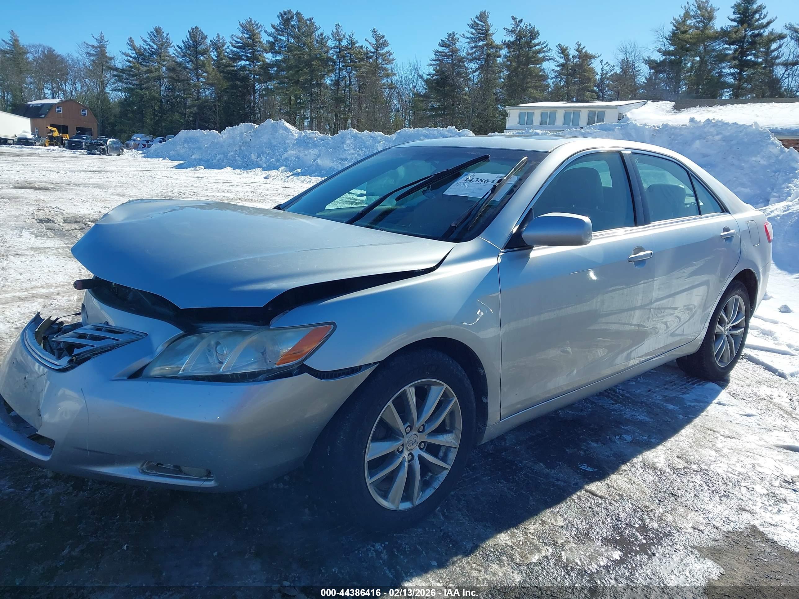 TOYOTA CAMRY image 2