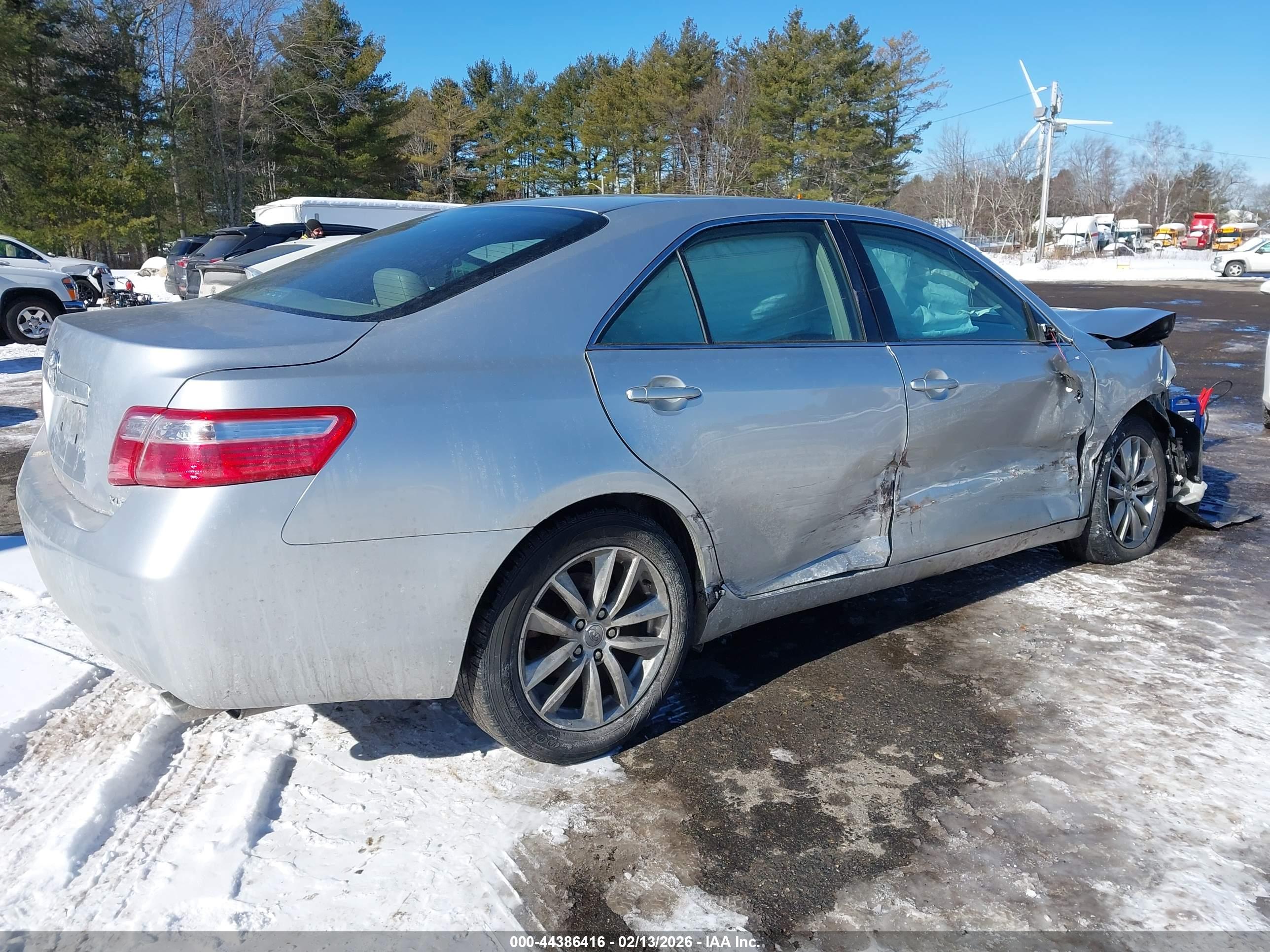 TOYOTA CAMRY image 4