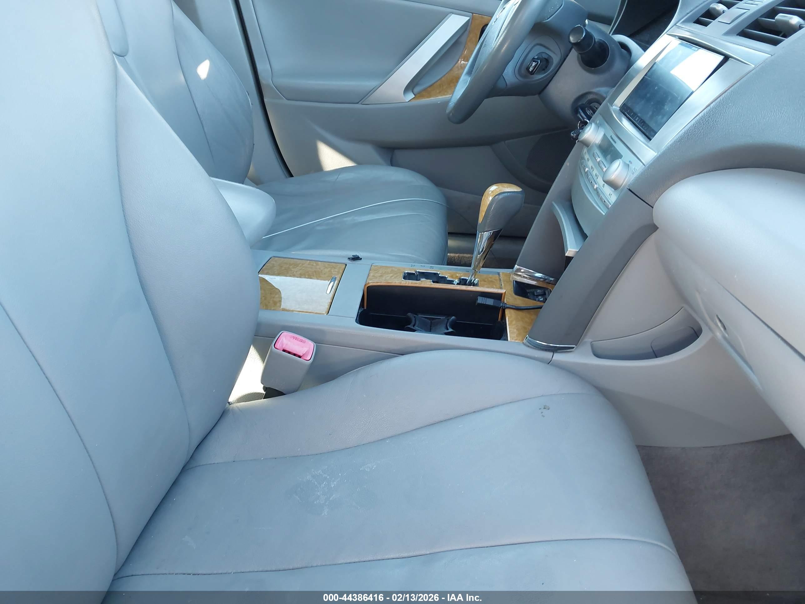 TOYOTA CAMRY image 5