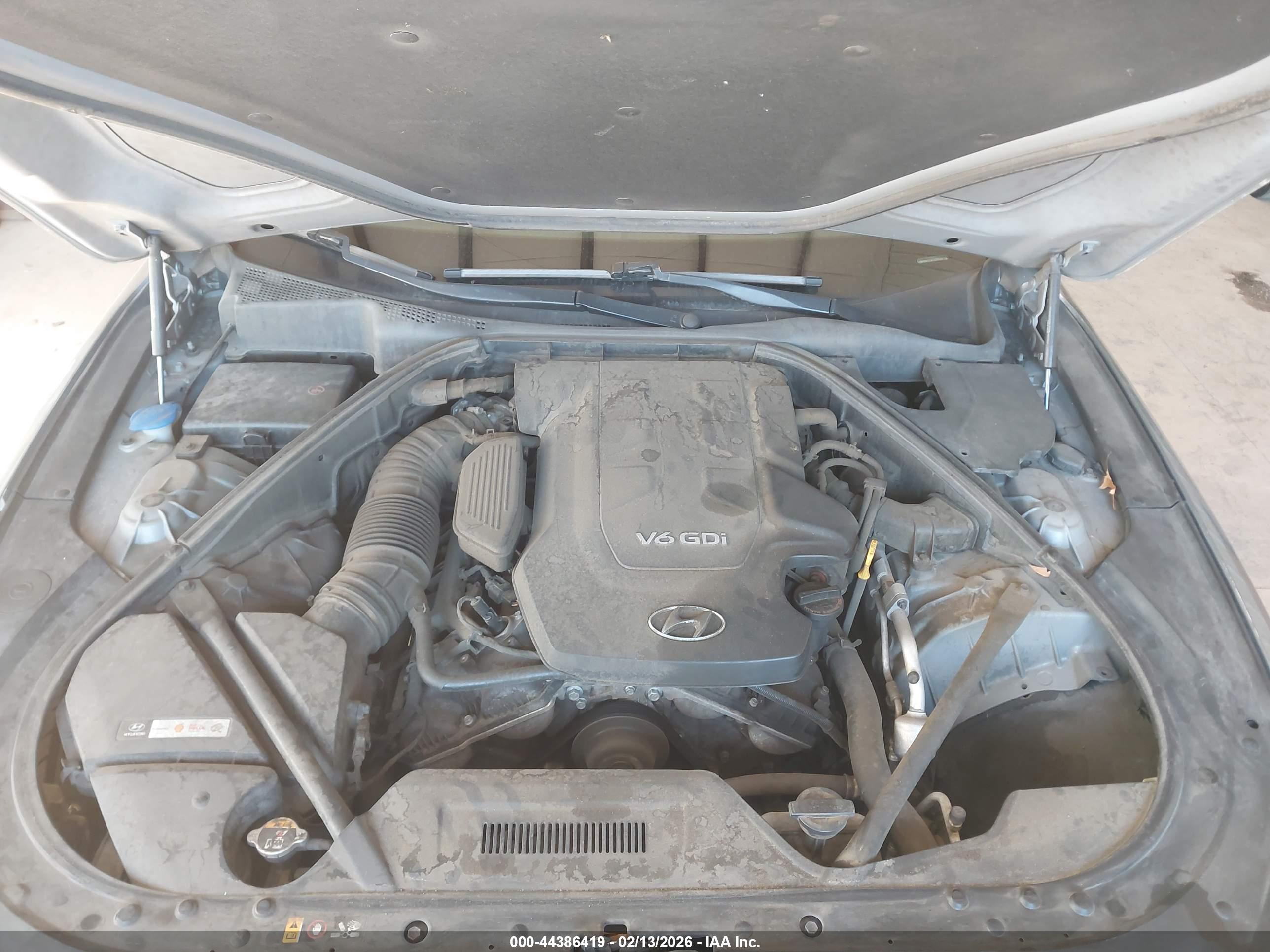 HYUNDAI GENESIS image 10
