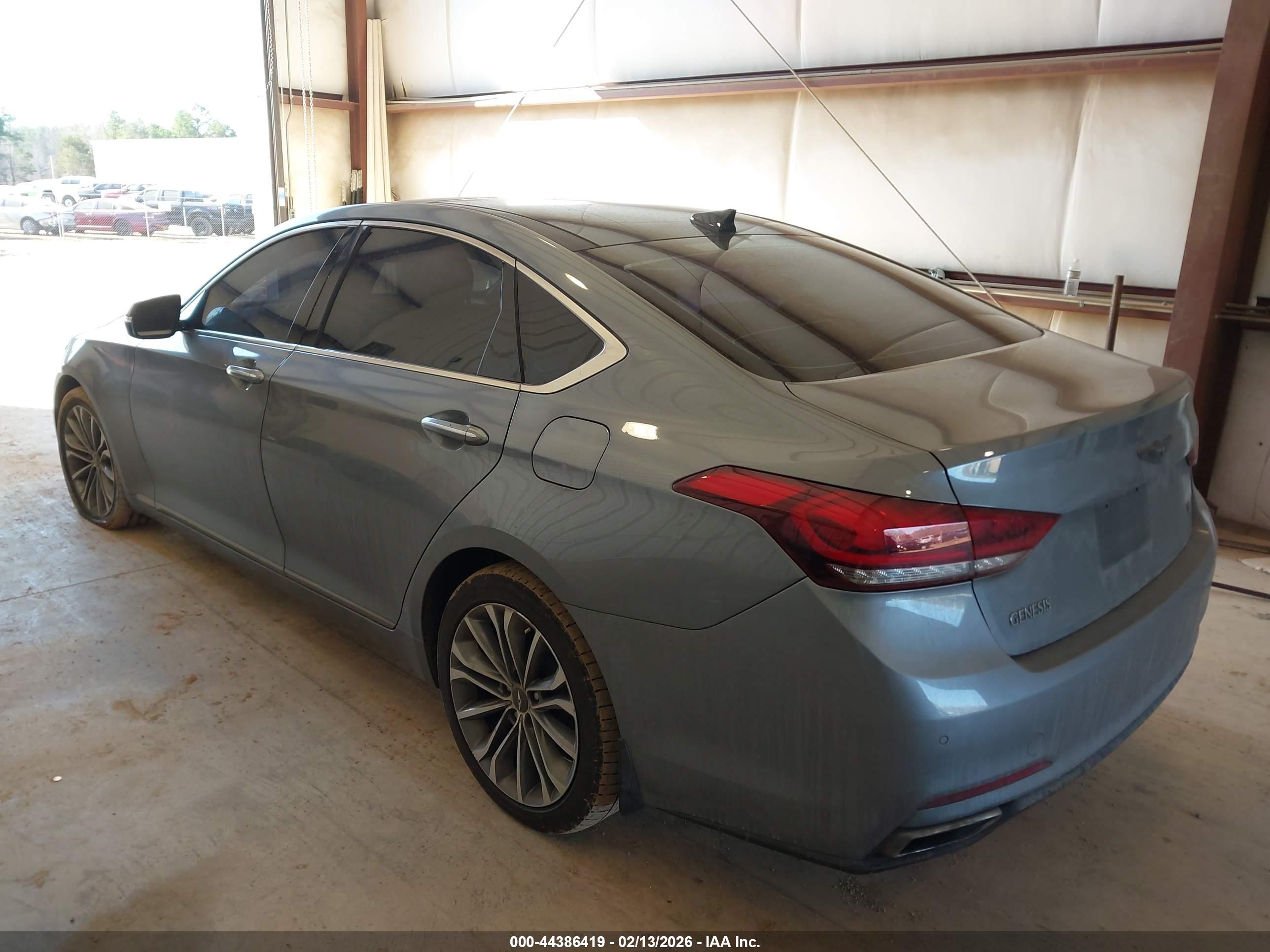 HYUNDAI GENESIS image 3