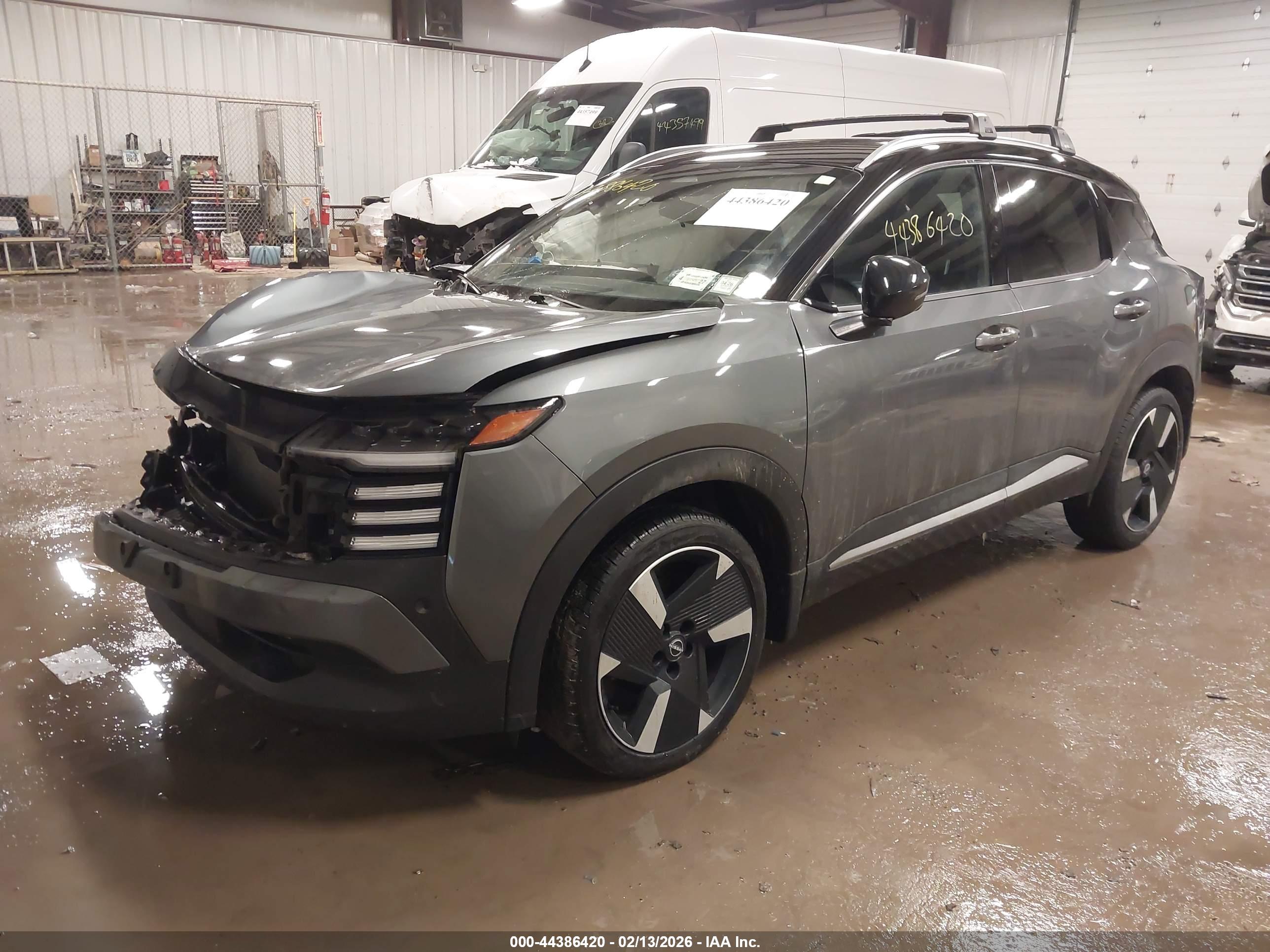 NISSAN KICKS image 2