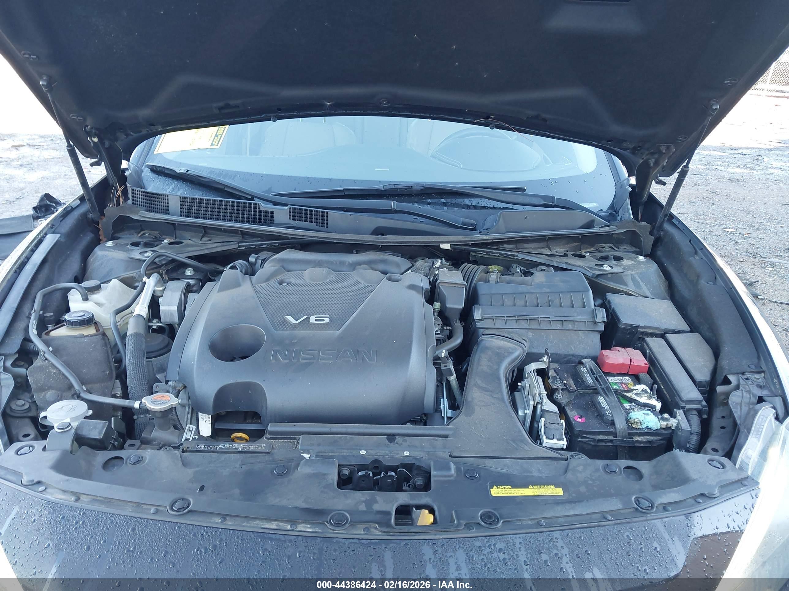 NISSAN MAXIMA image 10