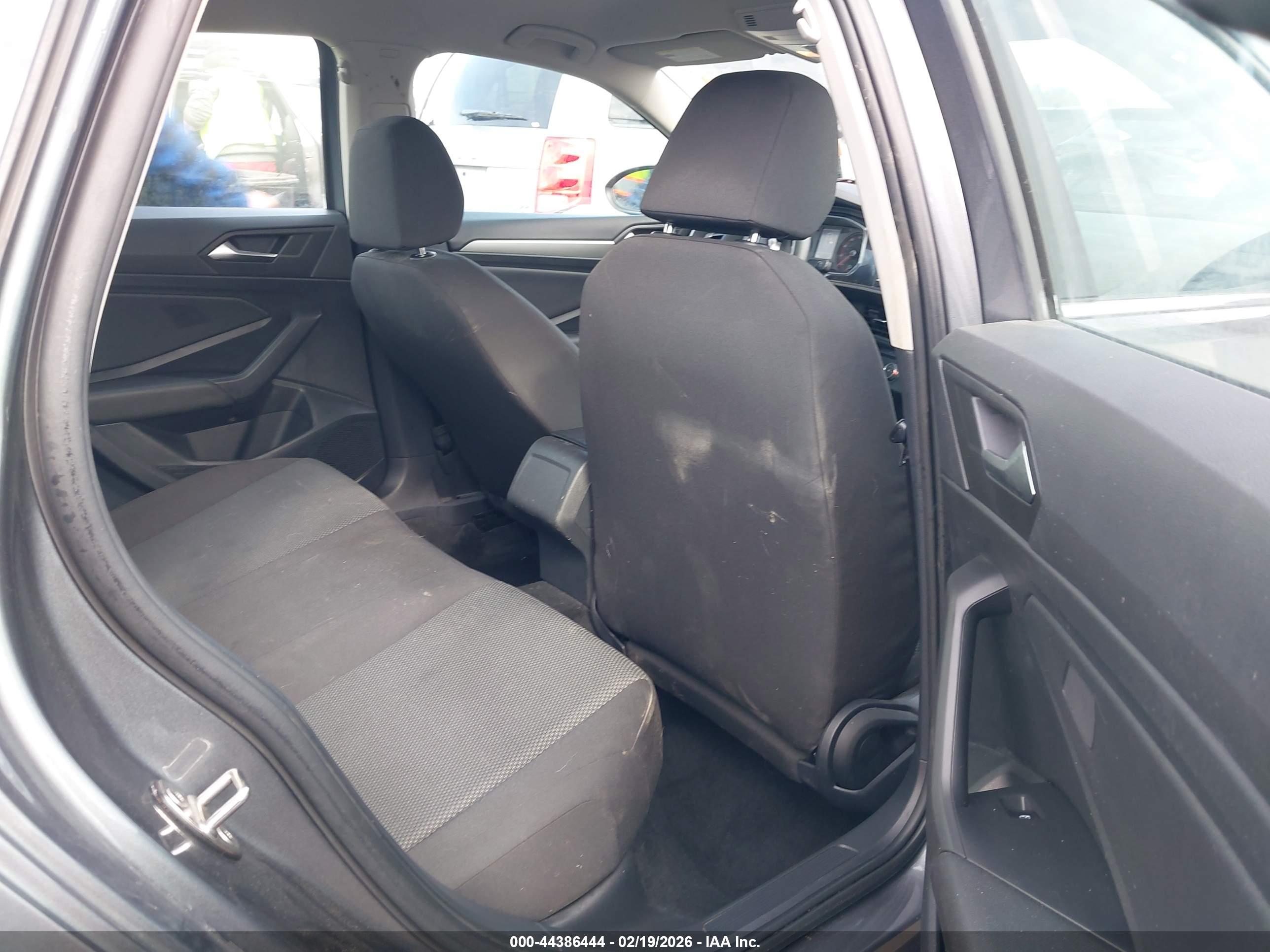 VOLKSWAGEN JETTA image 8