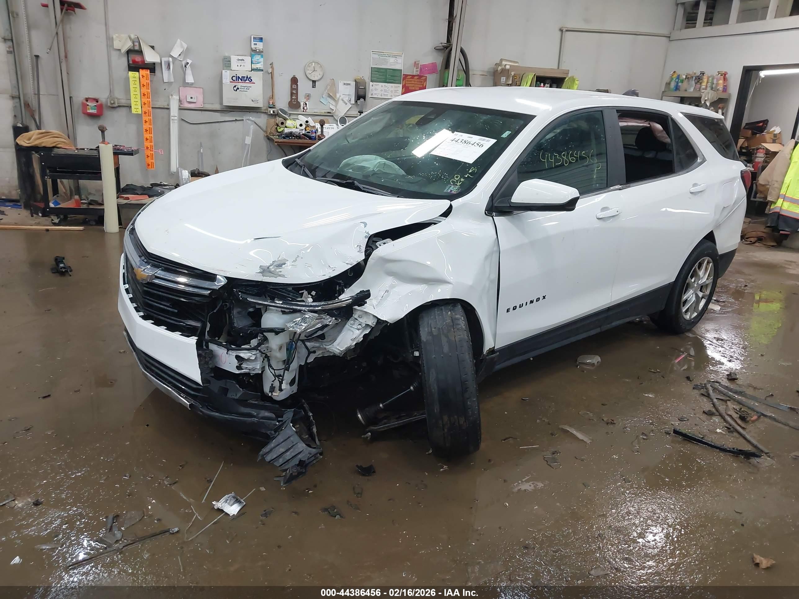 CHEVROLET EQUINOX image 2