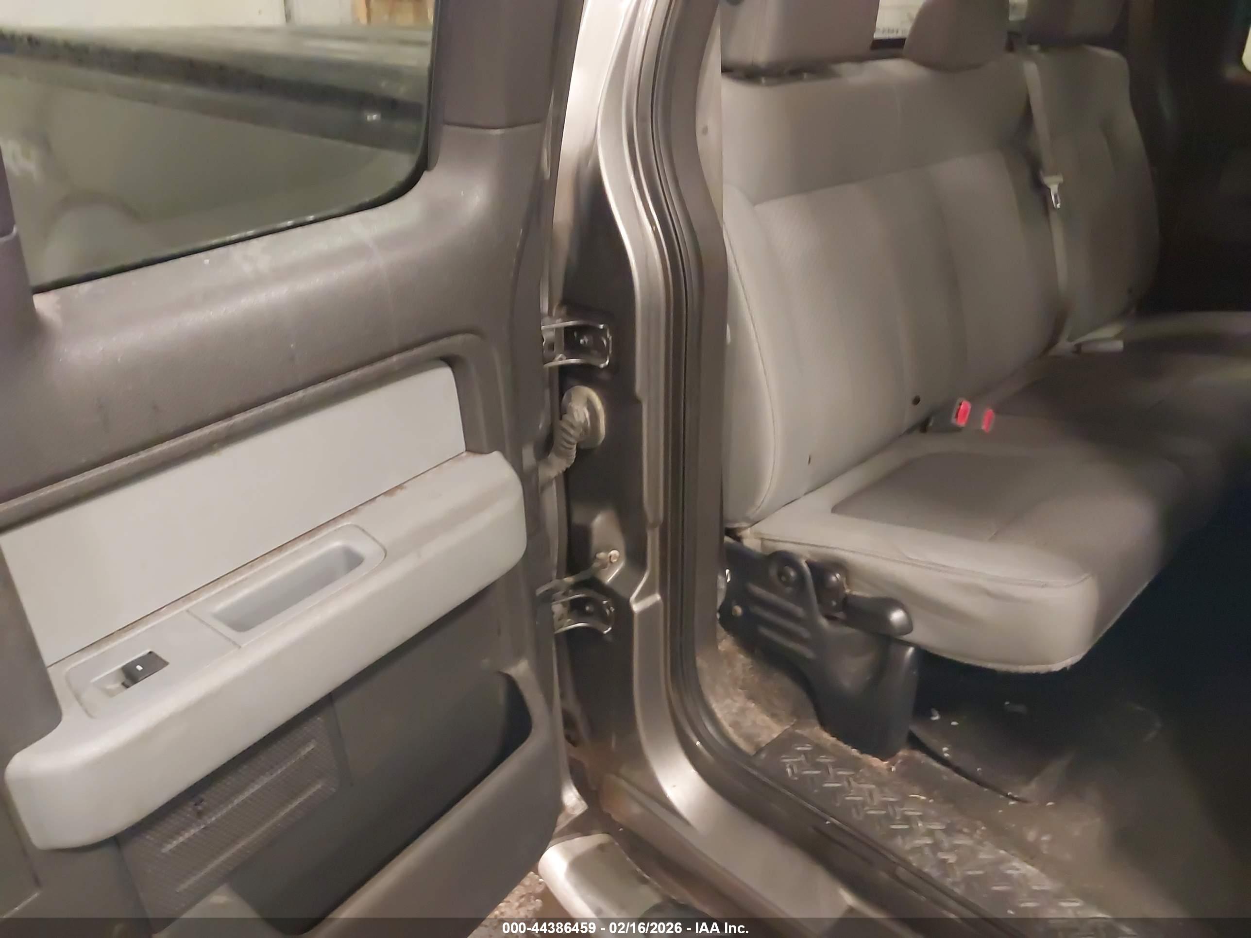 FORD F-150 image 8