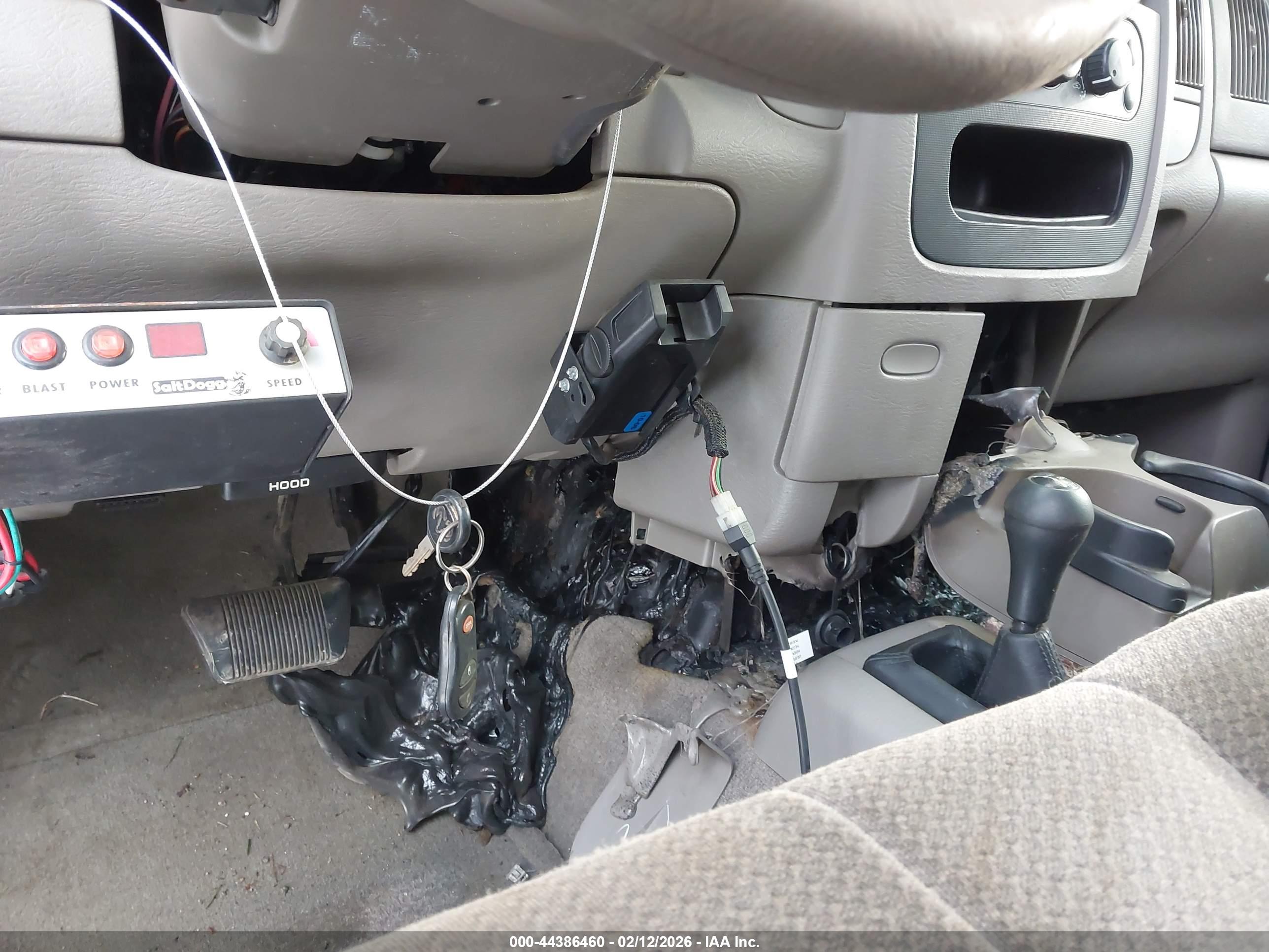 DODGE RAM image 6