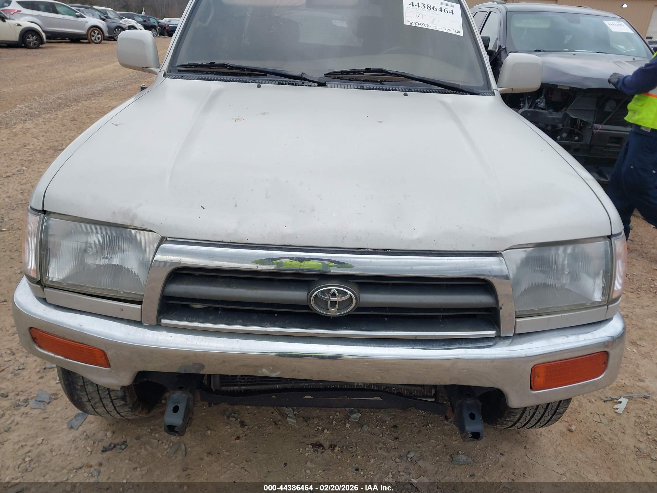 TOYOTA 4RUNNER image 6