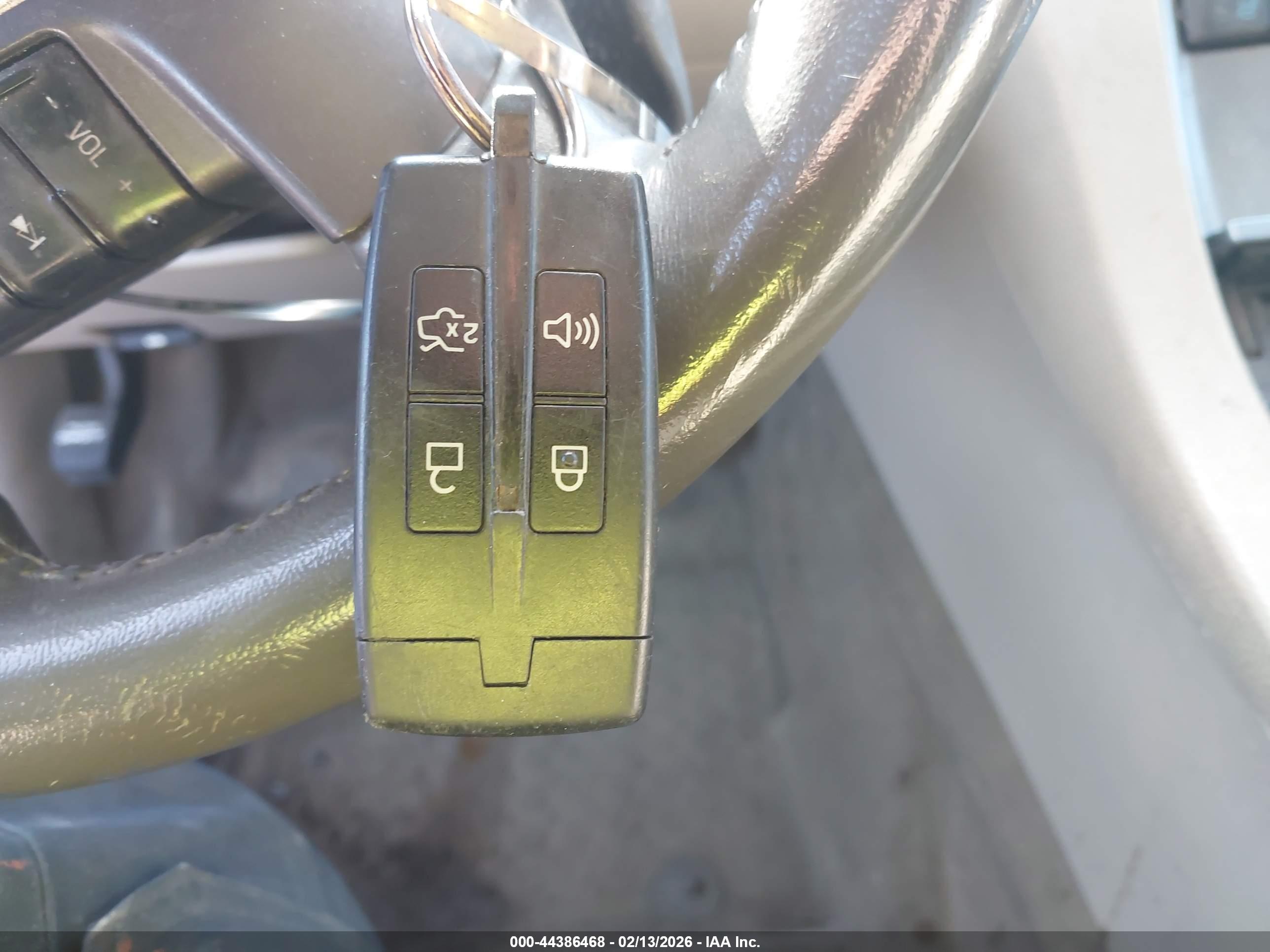 FORD TAURUS image 11