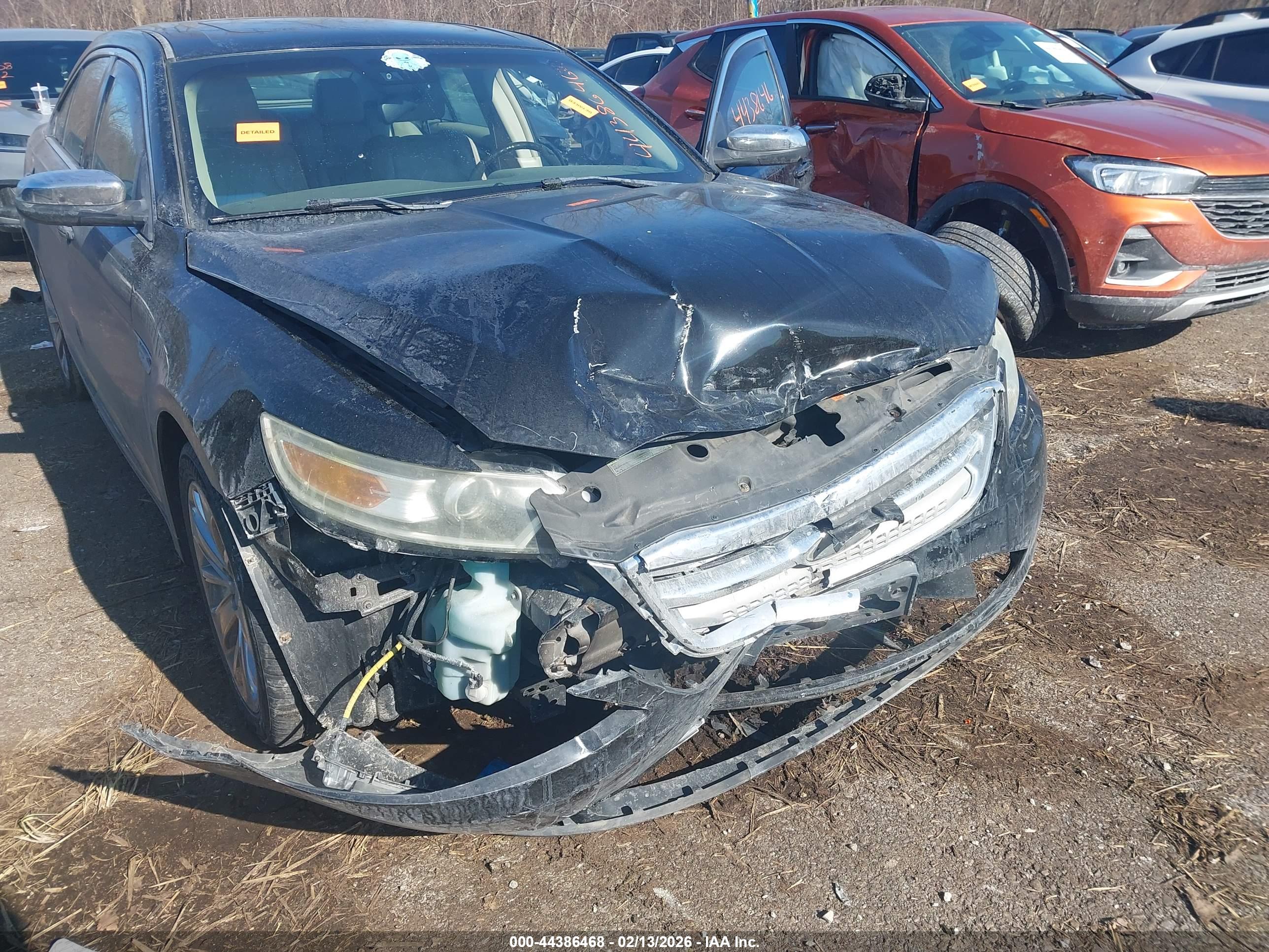 FORD TAURUS image 6