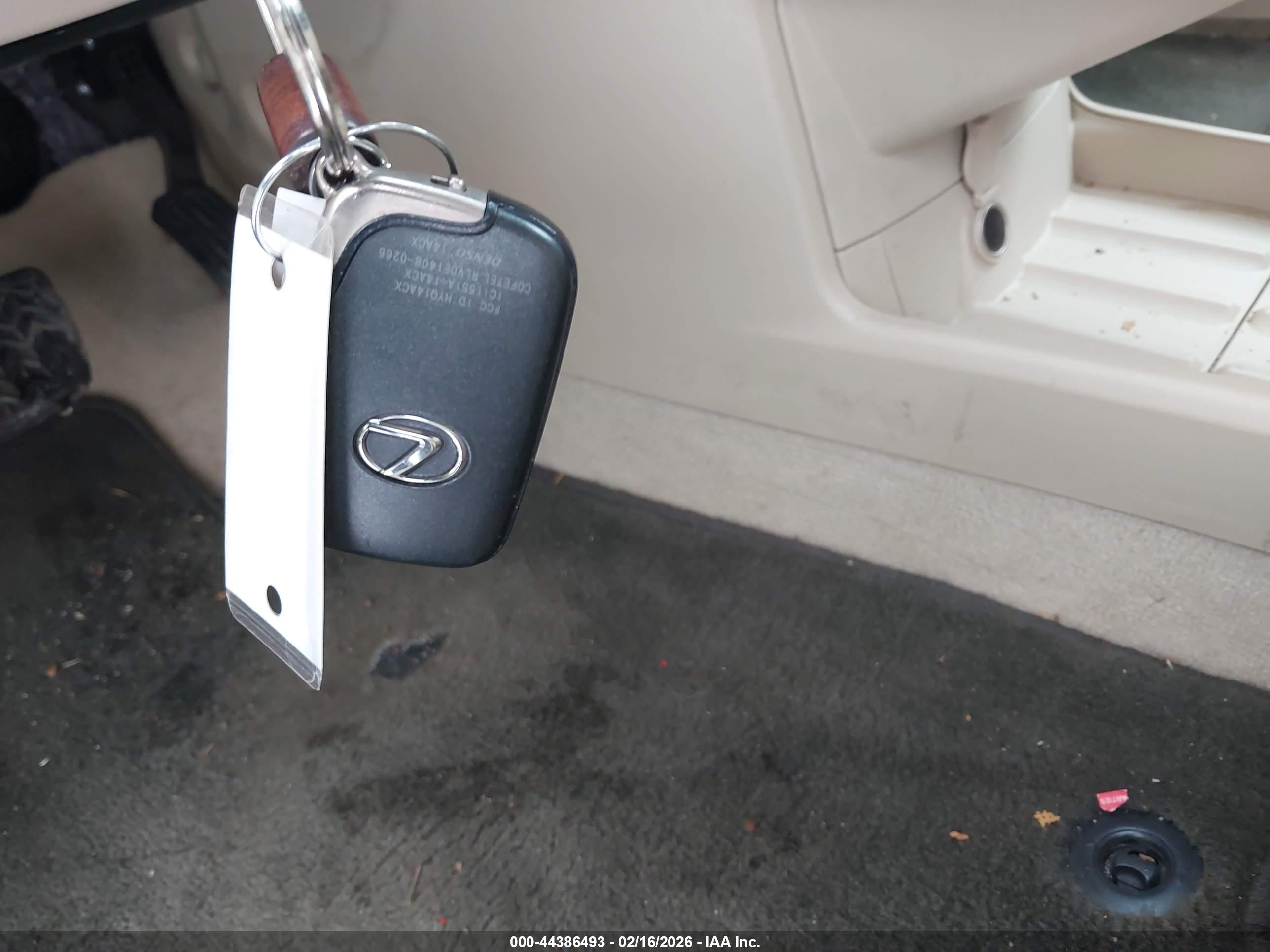 LEXUS RX image 11