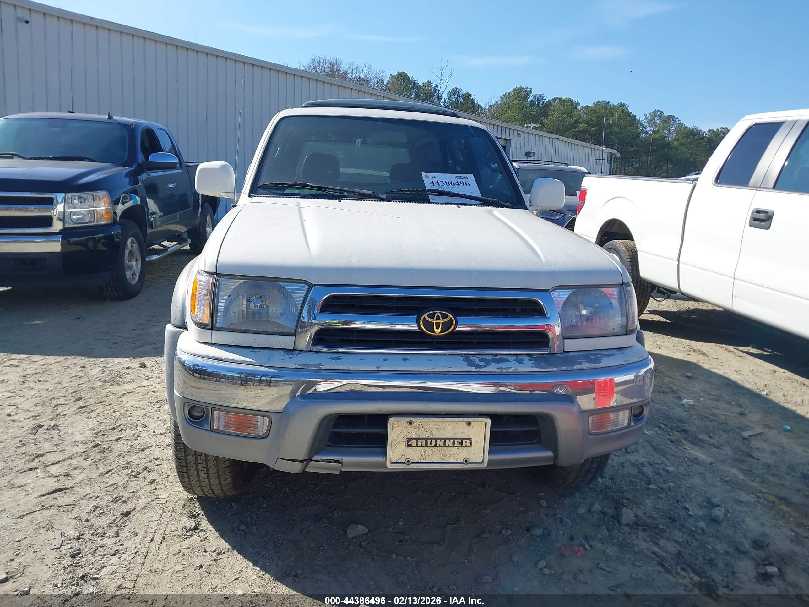TOYOTA 4RUNNER image 6