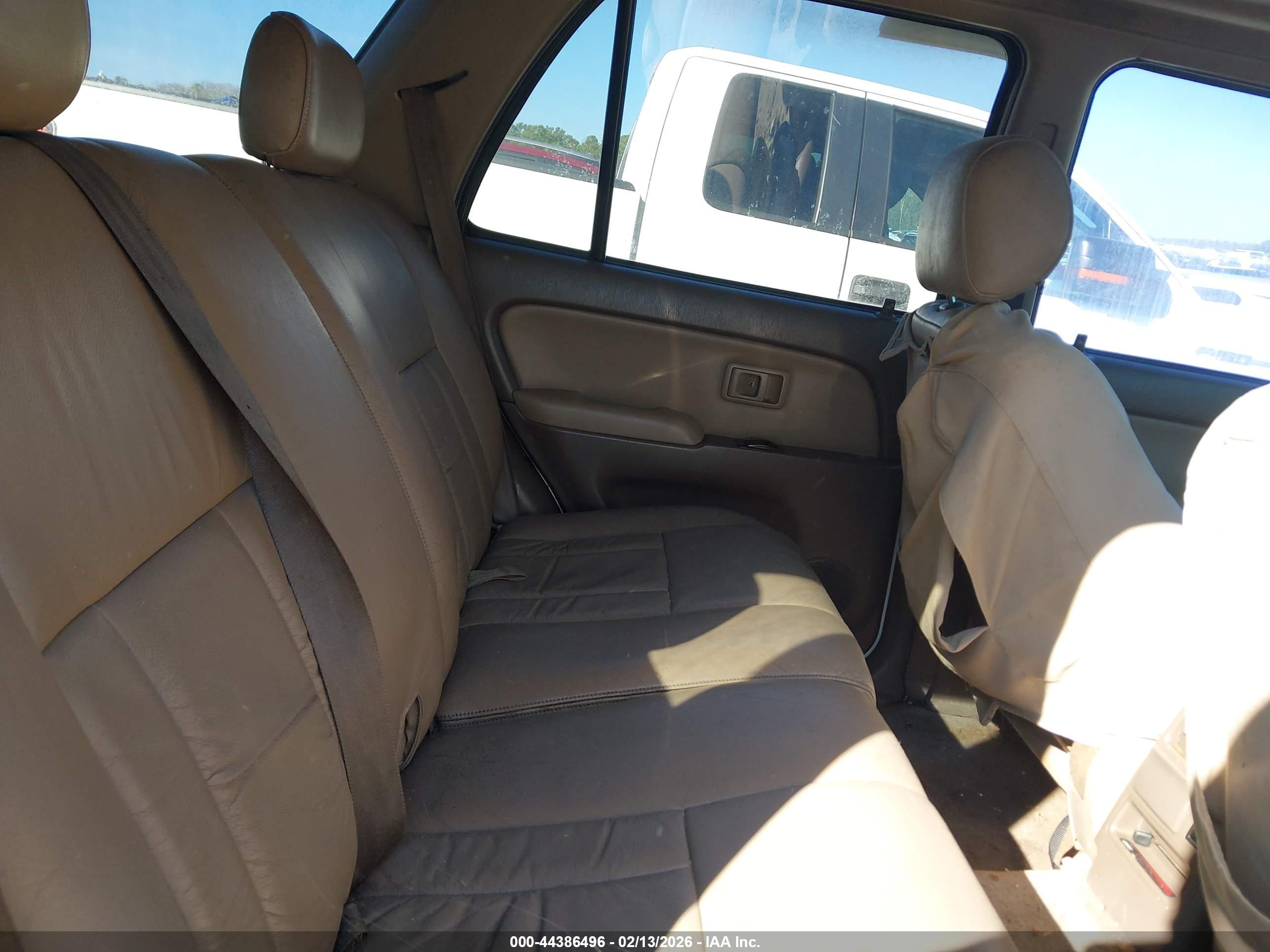 TOYOTA 4RUNNER image 8