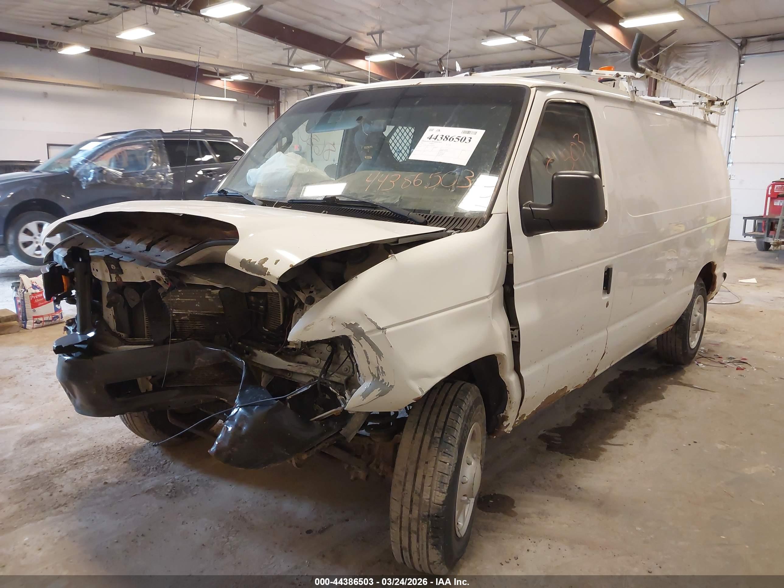 FORD E-150 image 2