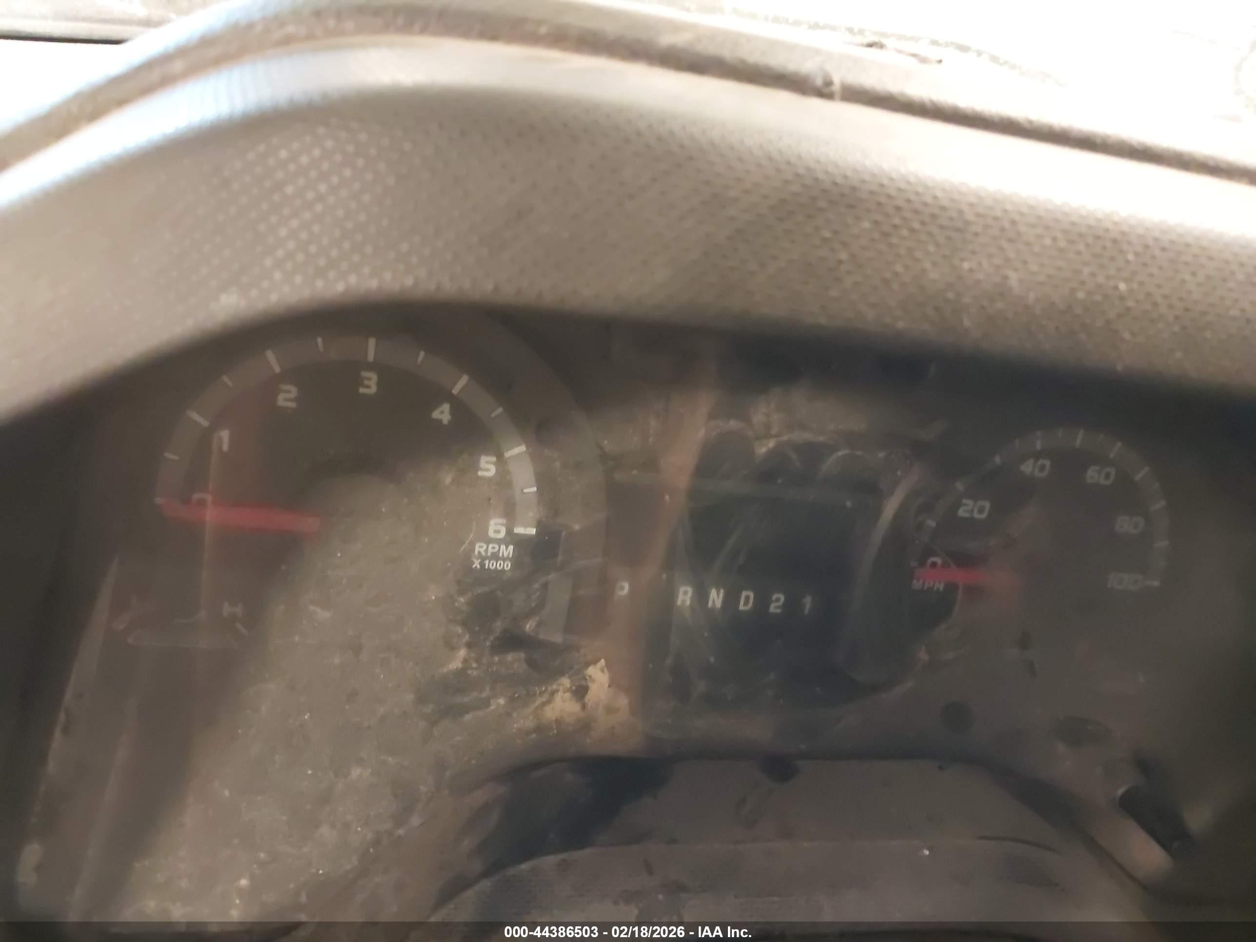 FORD E-150 image 7