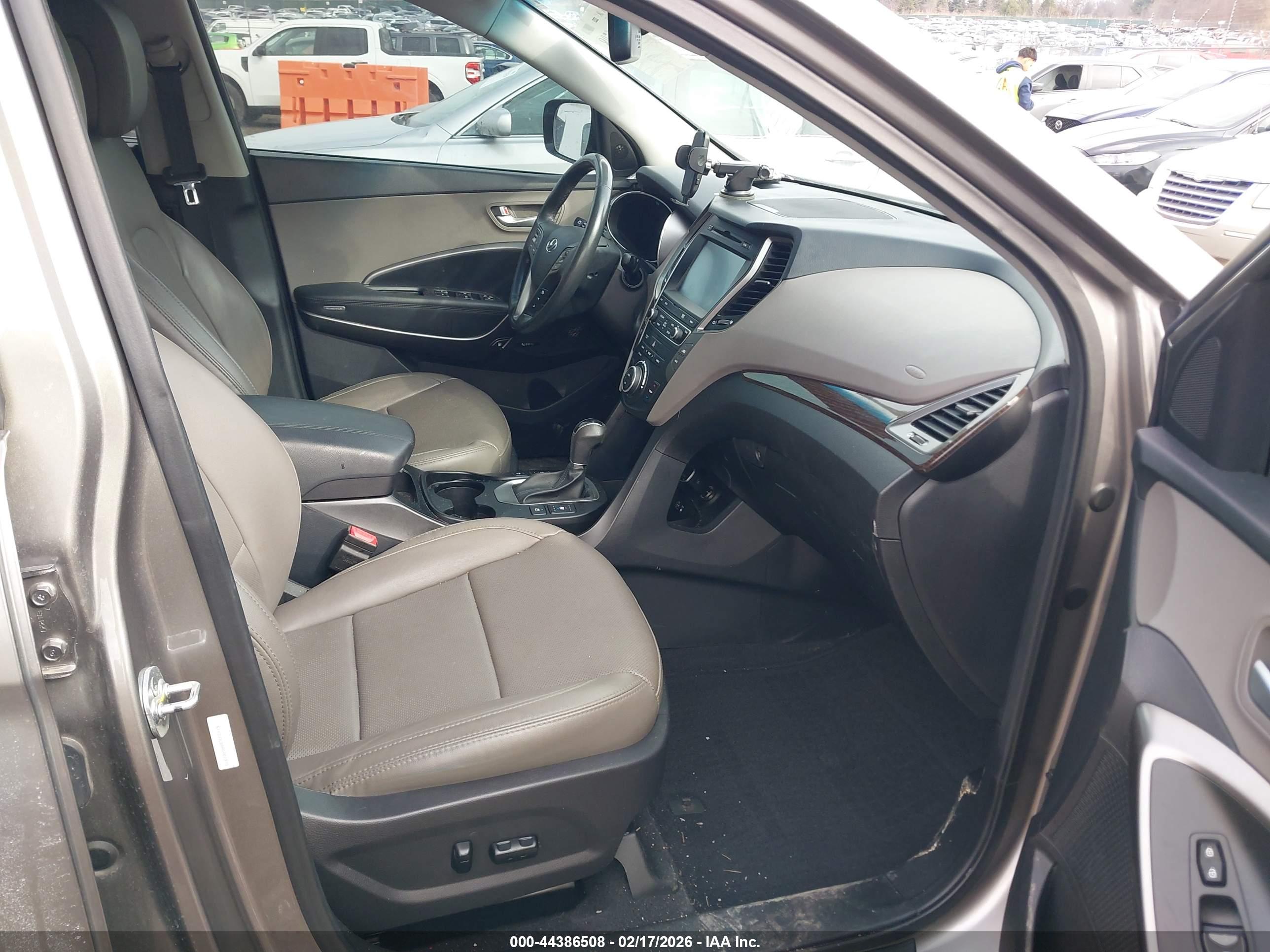 HYUNDAI SANTA image 5