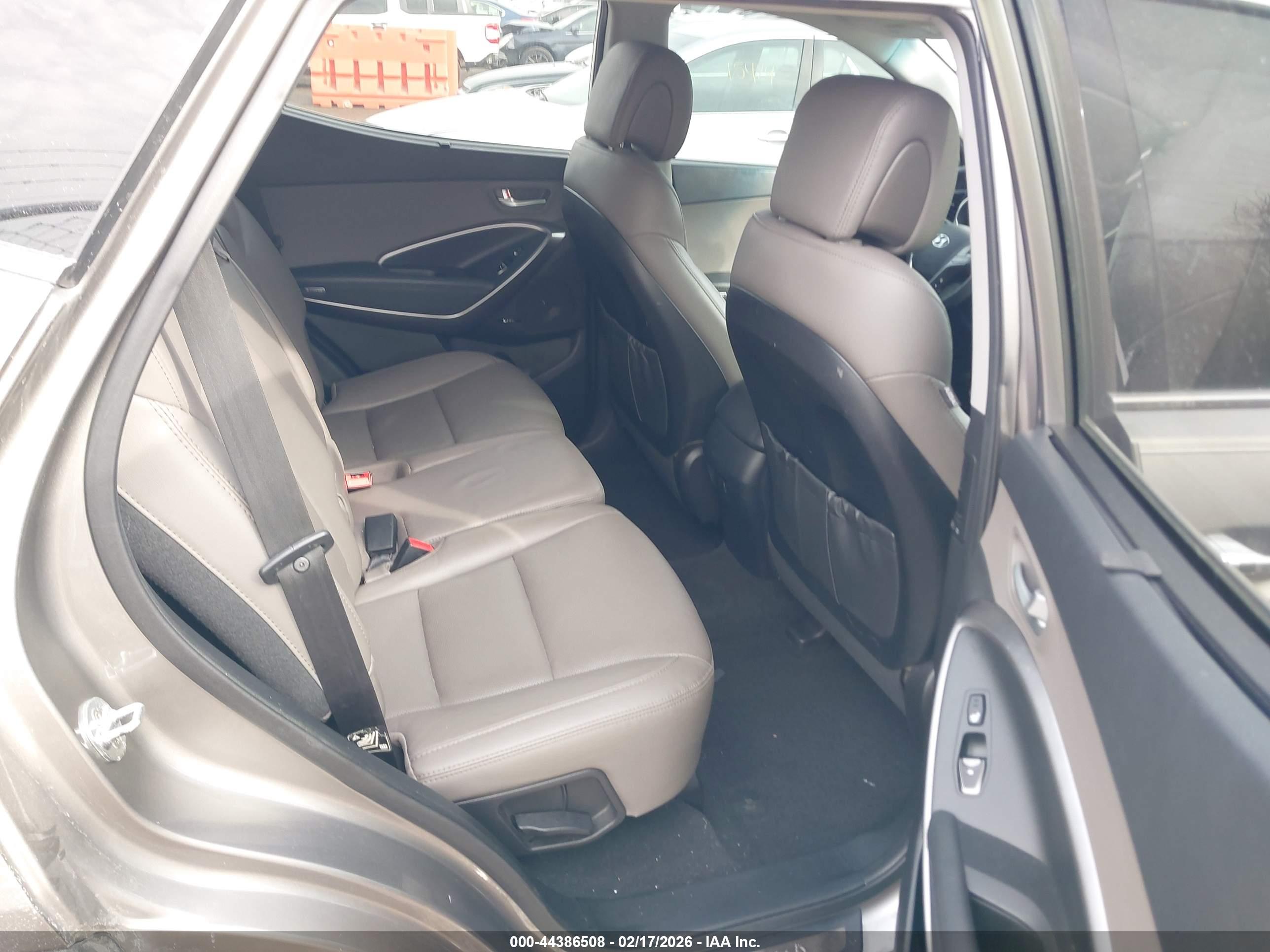 HYUNDAI SANTA image 8