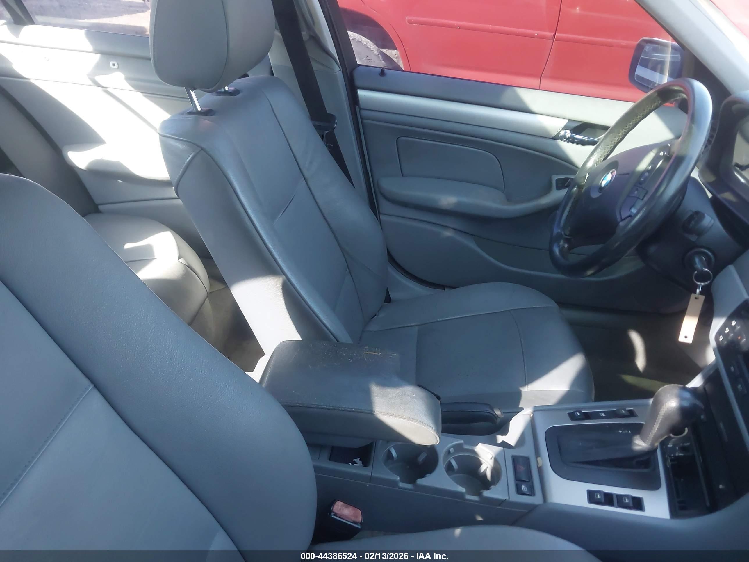 BMW 325I image 5