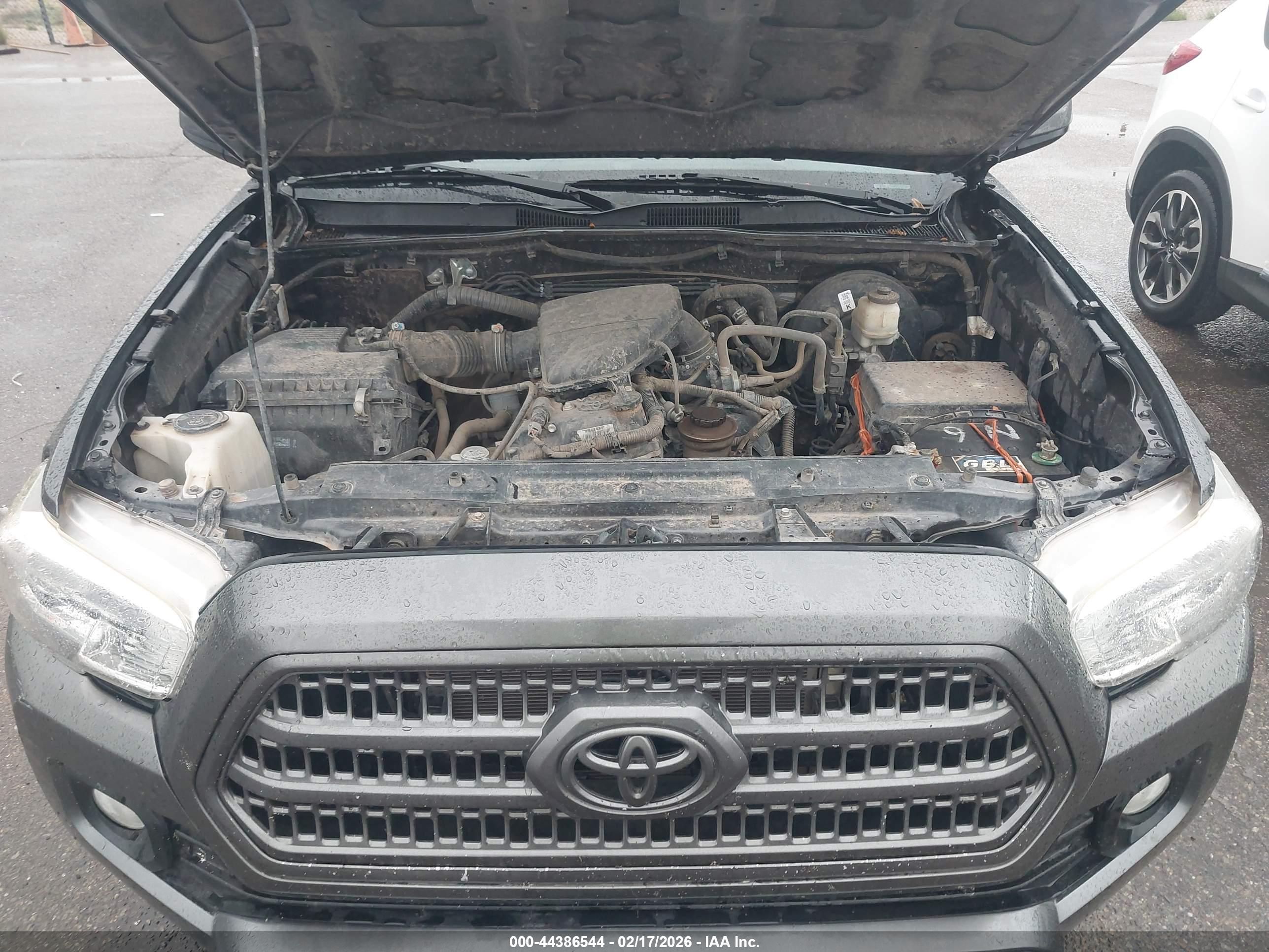 TOYOTA TACOMA image 10