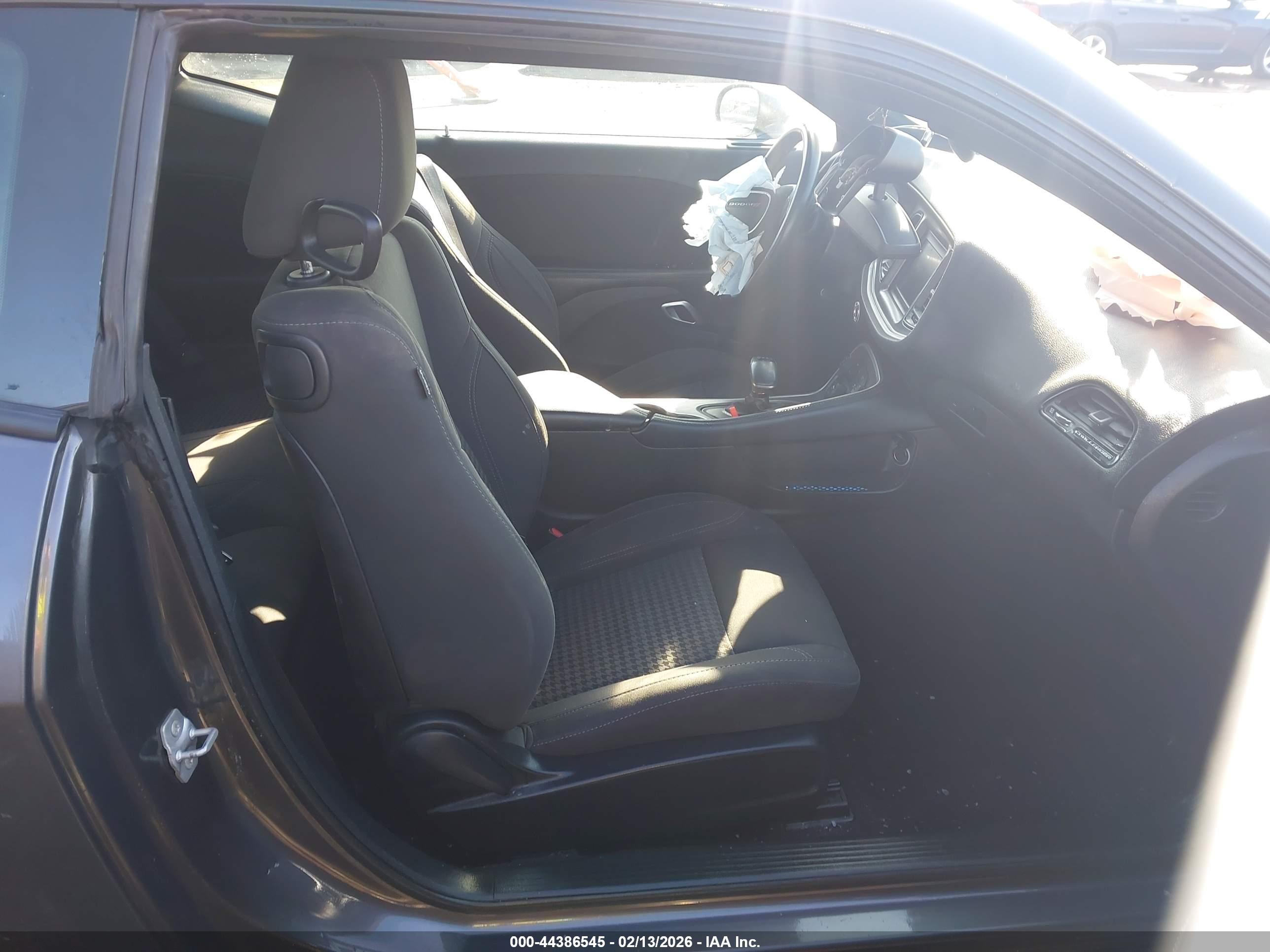 DODGE CHALLENGER image 5