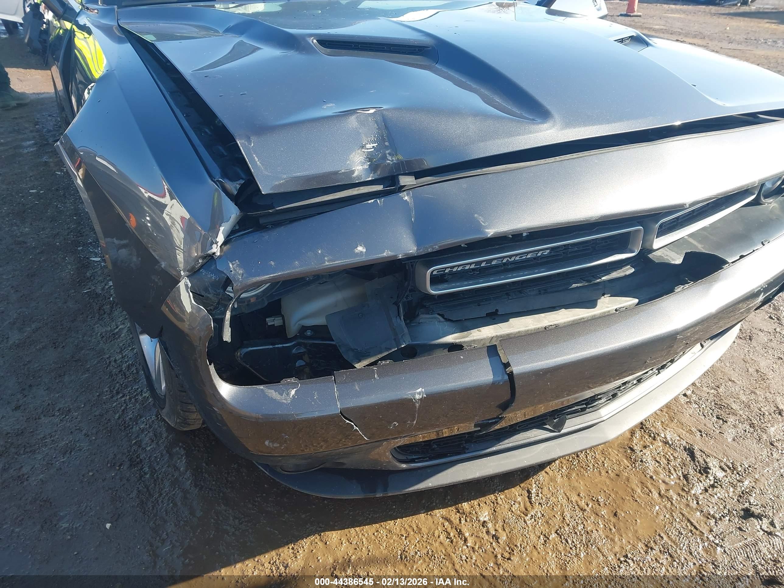 DODGE CHALLENGER image 6